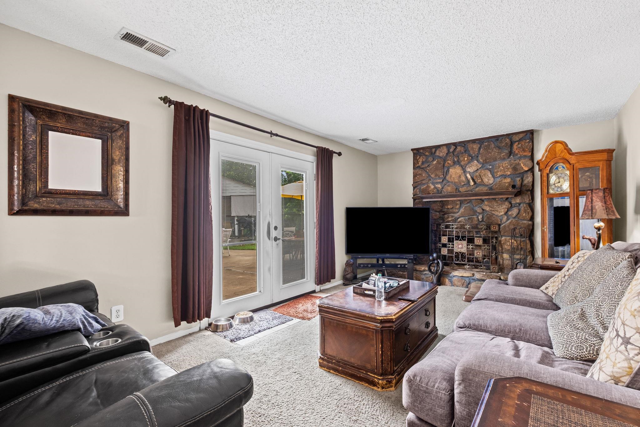6812 ABELIA HILL CV