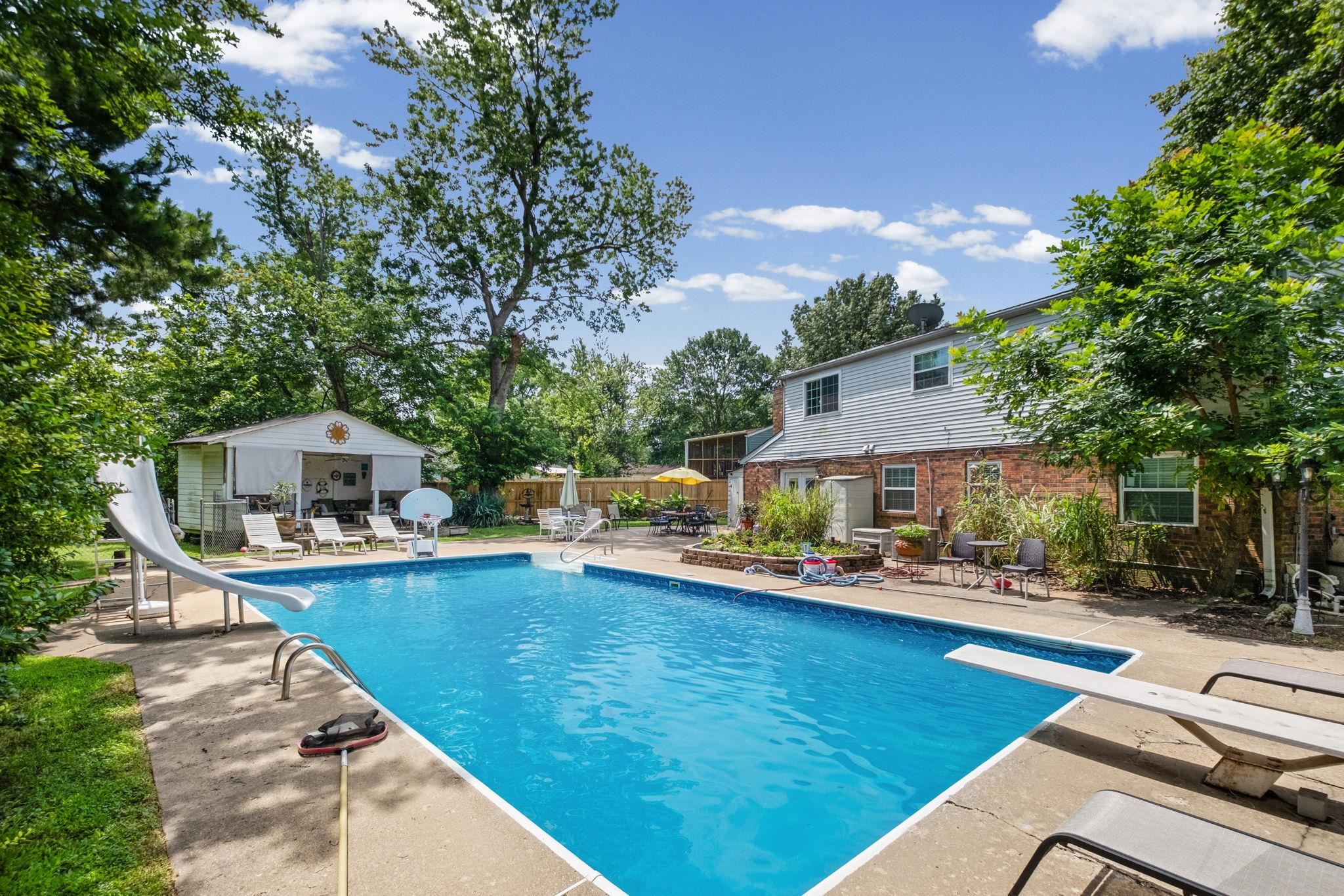 6812 ABELIA HILL CV