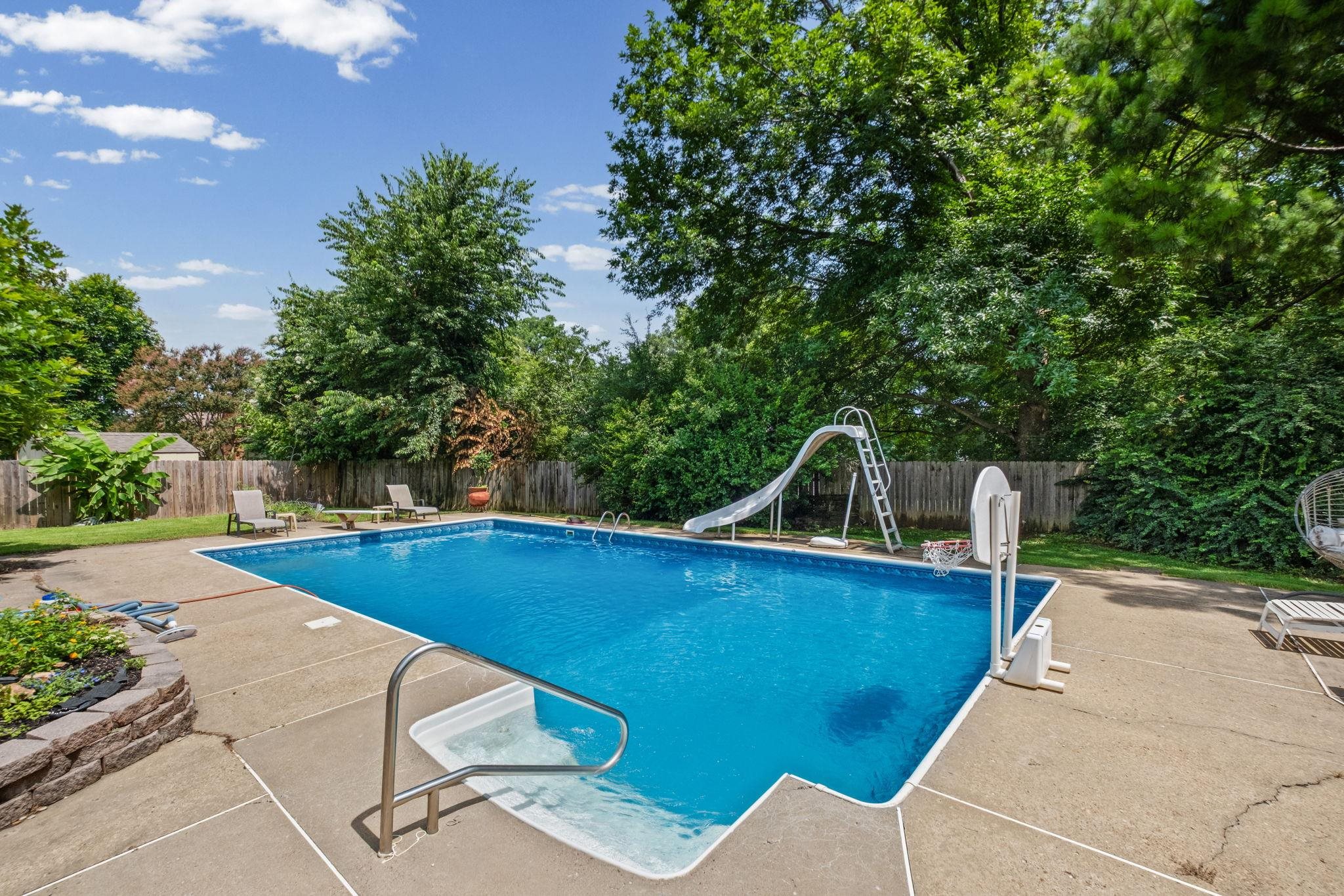 6812 ABELIA HILL CV