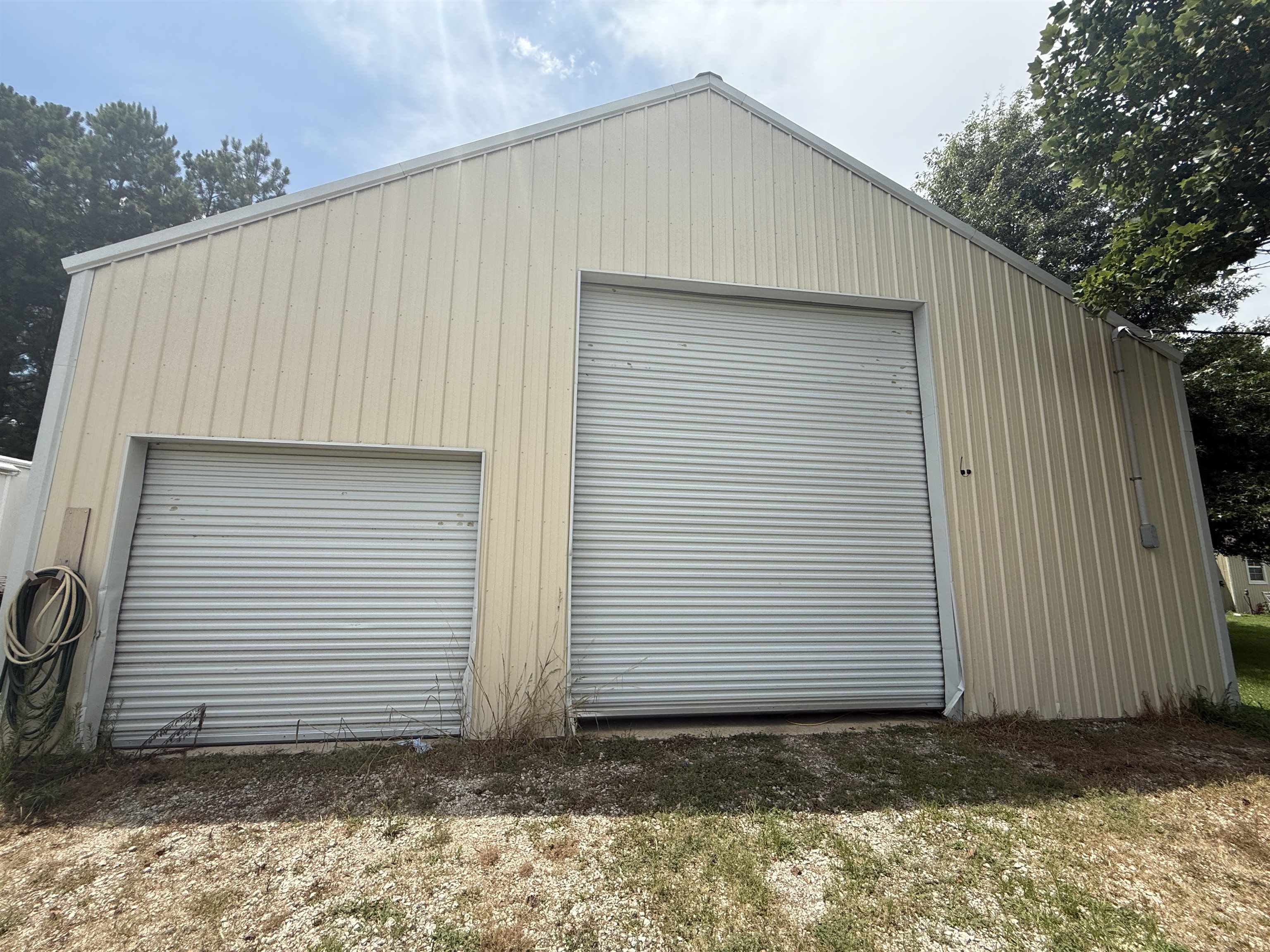 2201 ROBERT JOHNSON RD