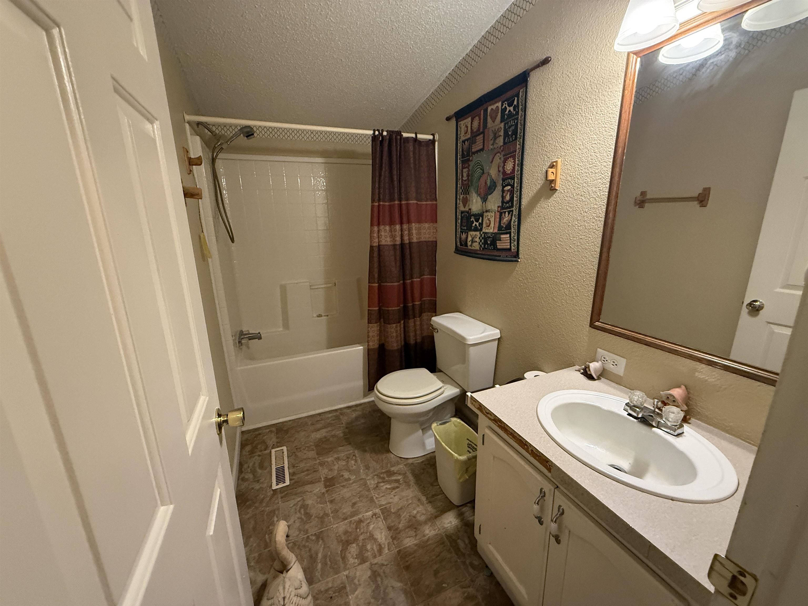 2201 ROBERT JOHNSON RD