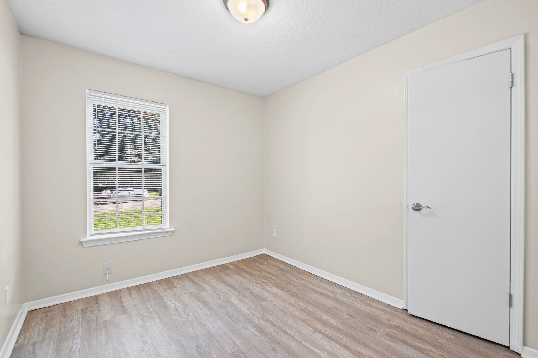 3887 HOUGHTON CV