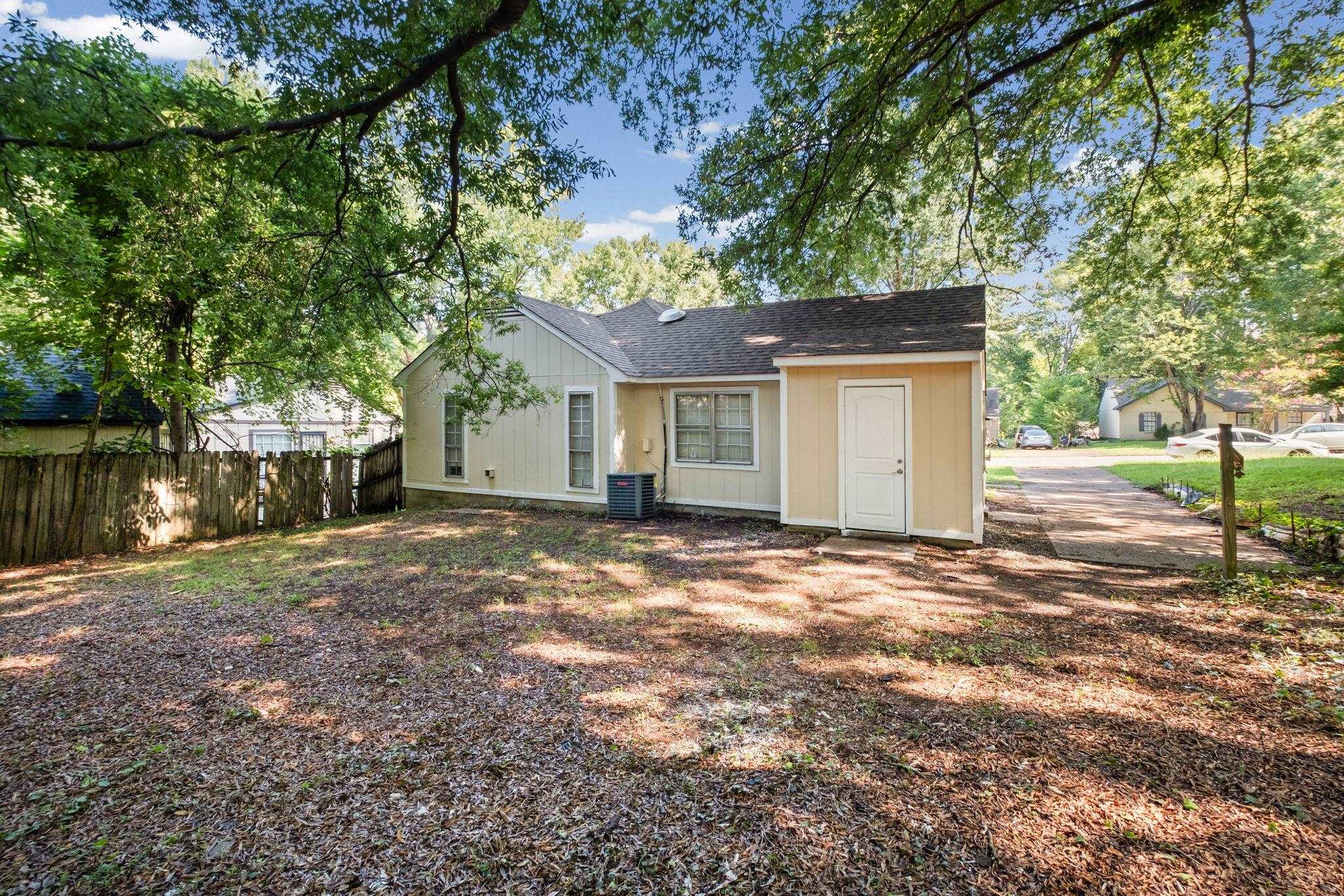 3887 HOUGHTON CV