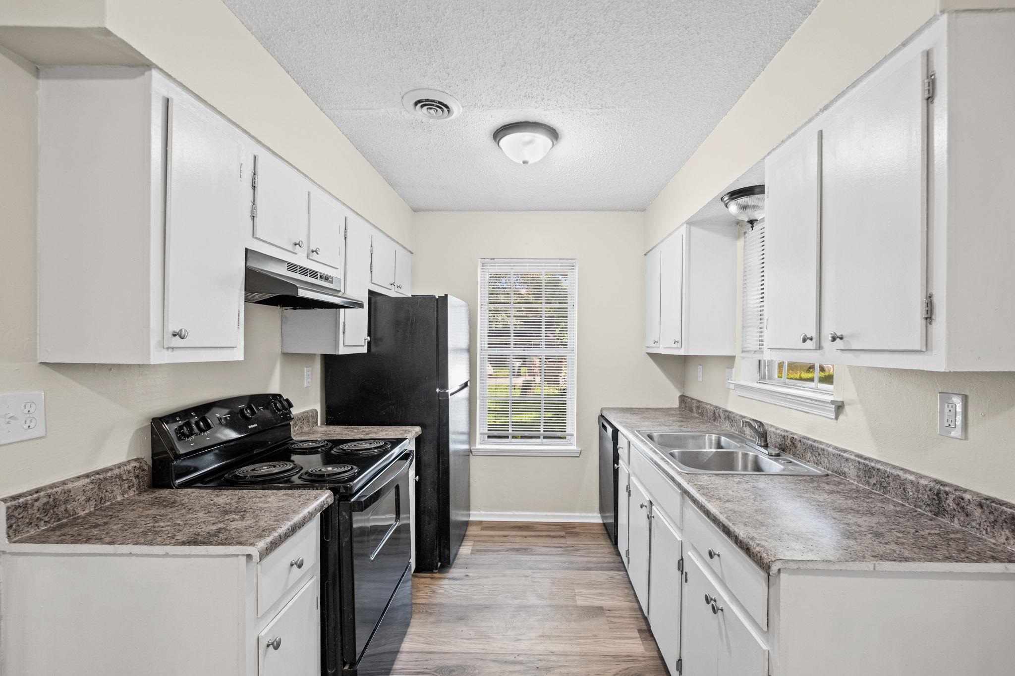 3887 HOUGHTON CV