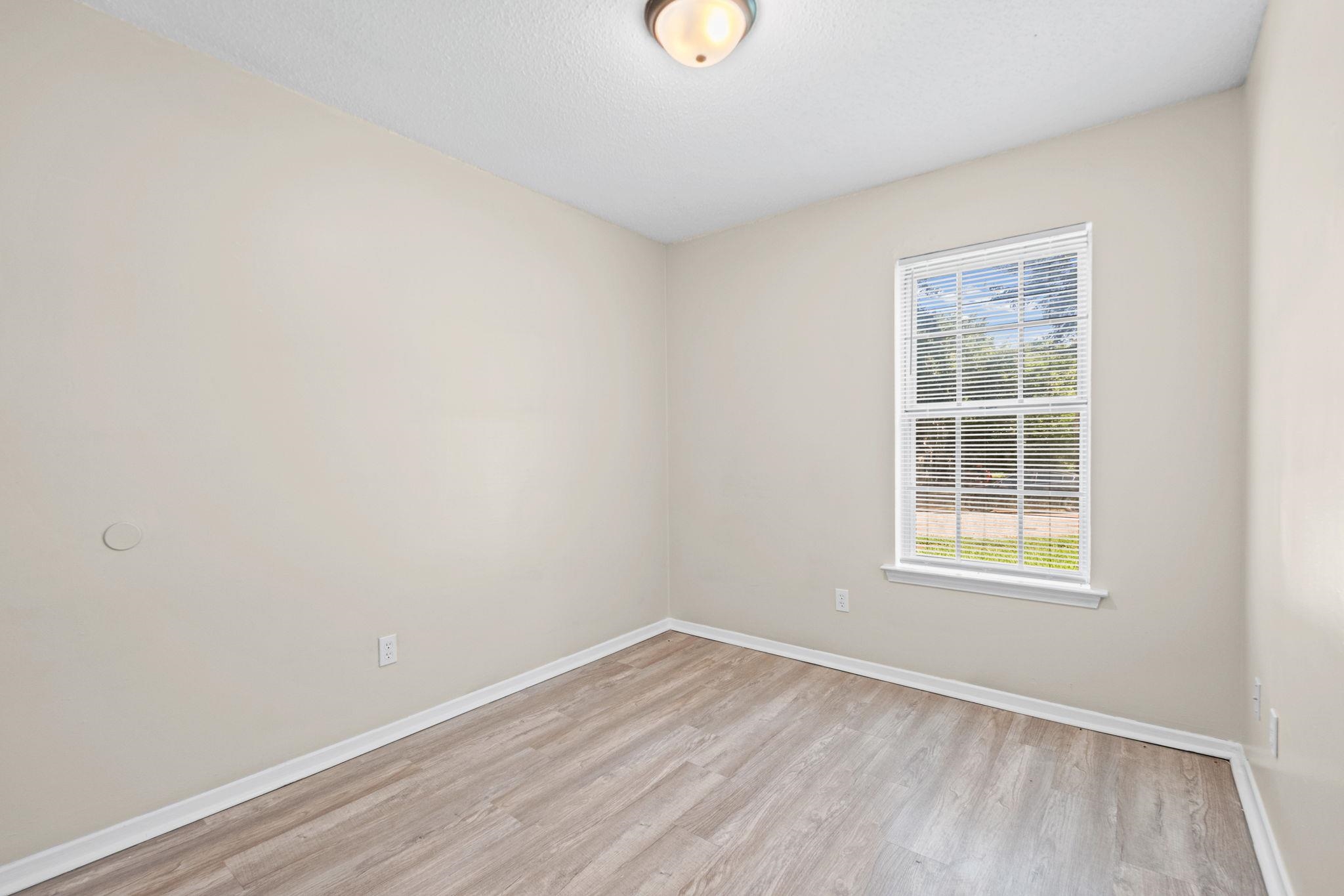 3887 HOUGHTON CV