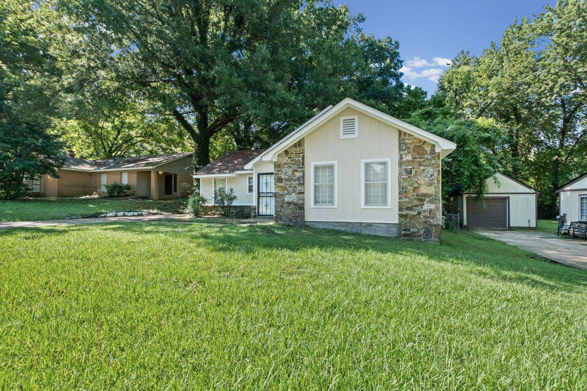 3887 HOUGHTON CV