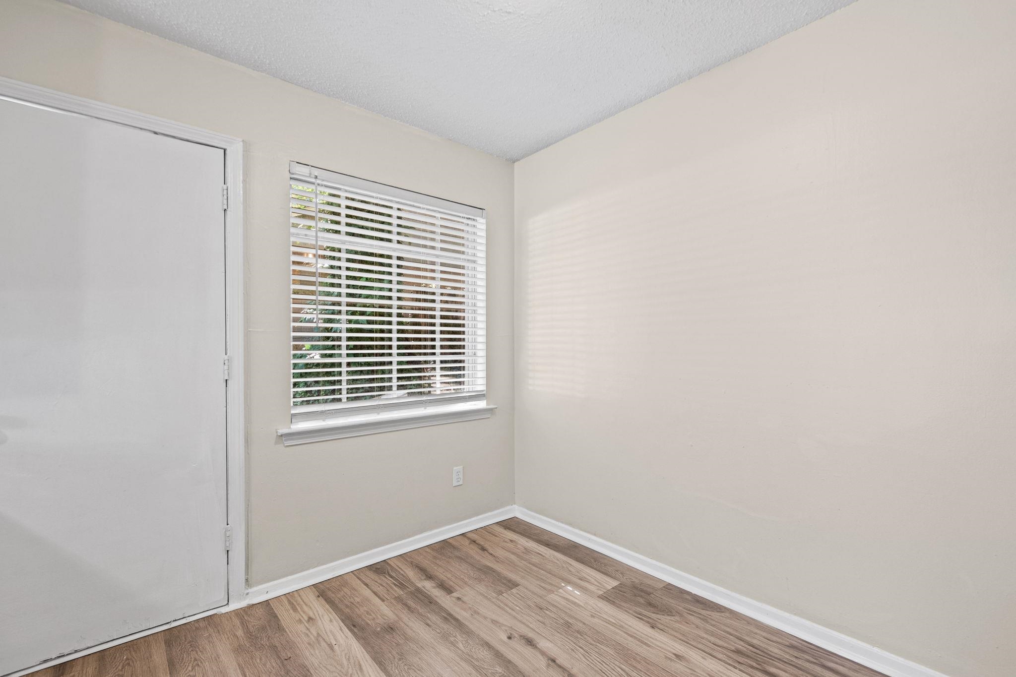 3887 HOUGHTON CV