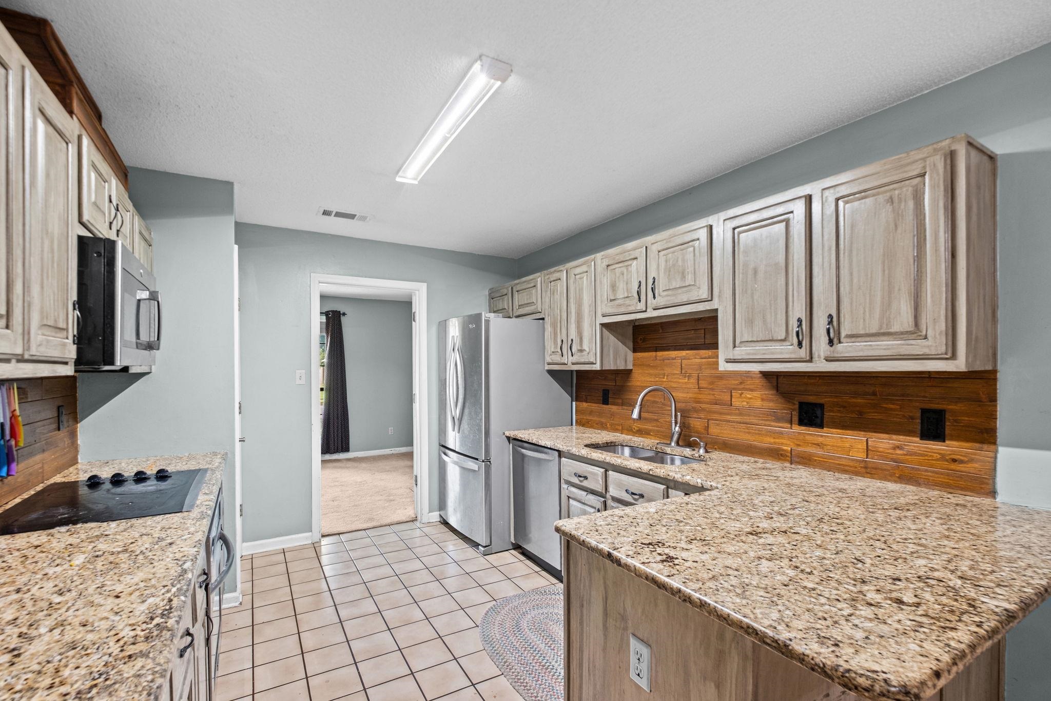 4636 CEDAR HILLS DR