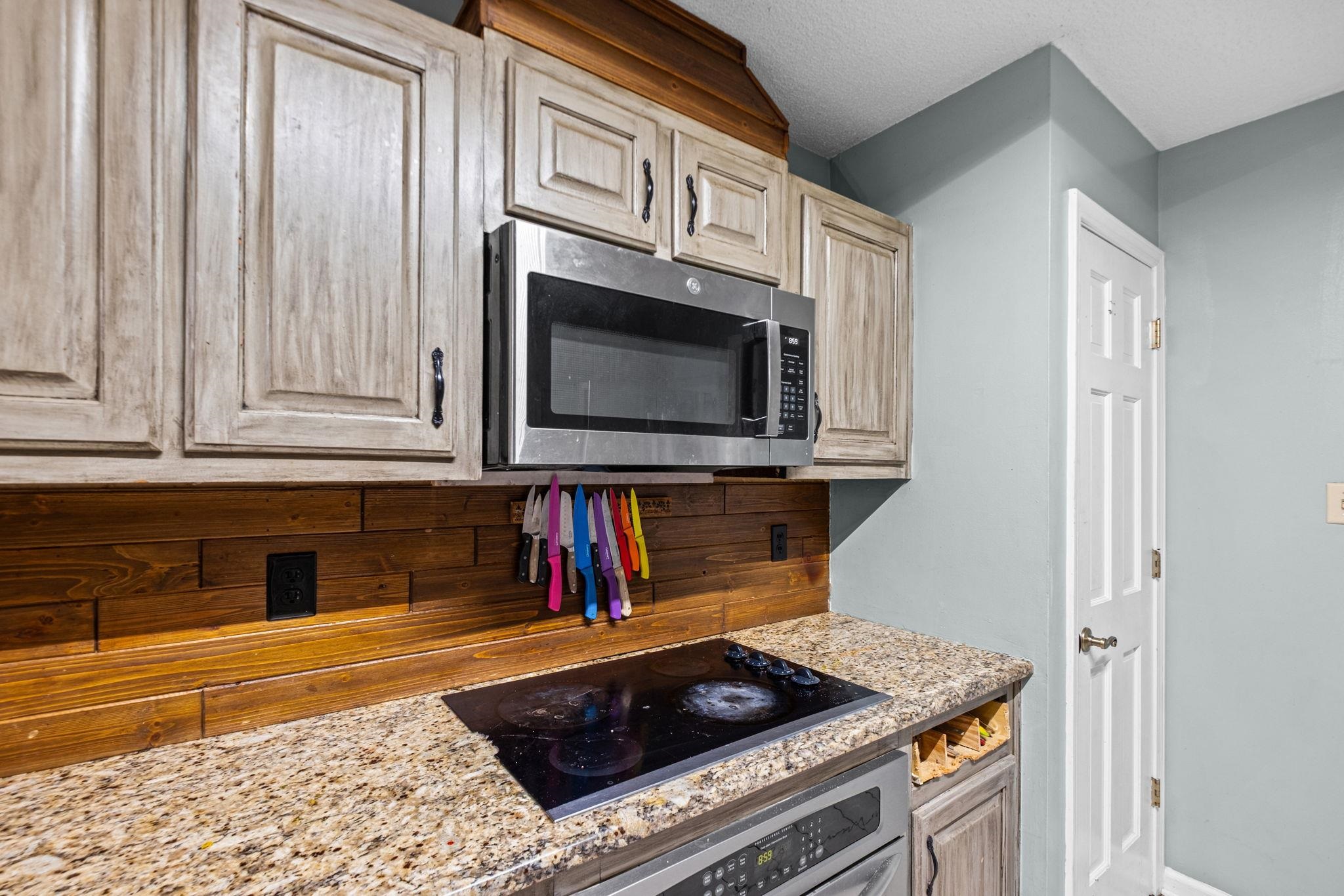 4636 CEDAR HILLS DR