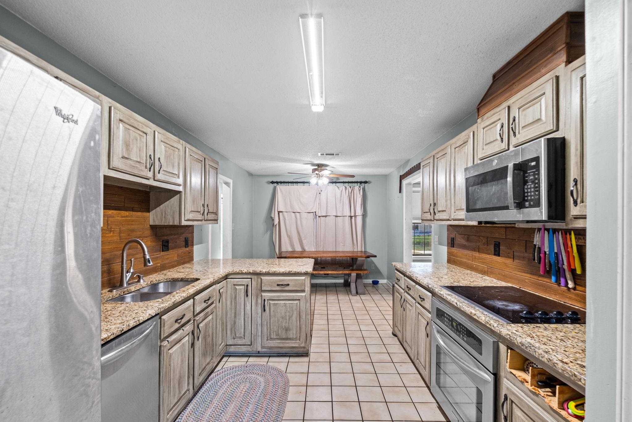 4636 CEDAR HILLS DR