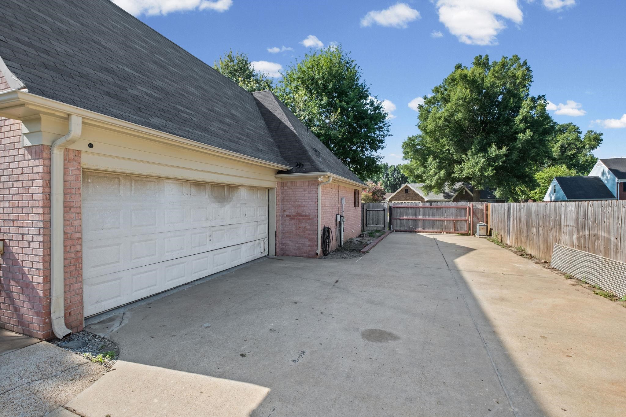 4636 CEDAR HILLS DR