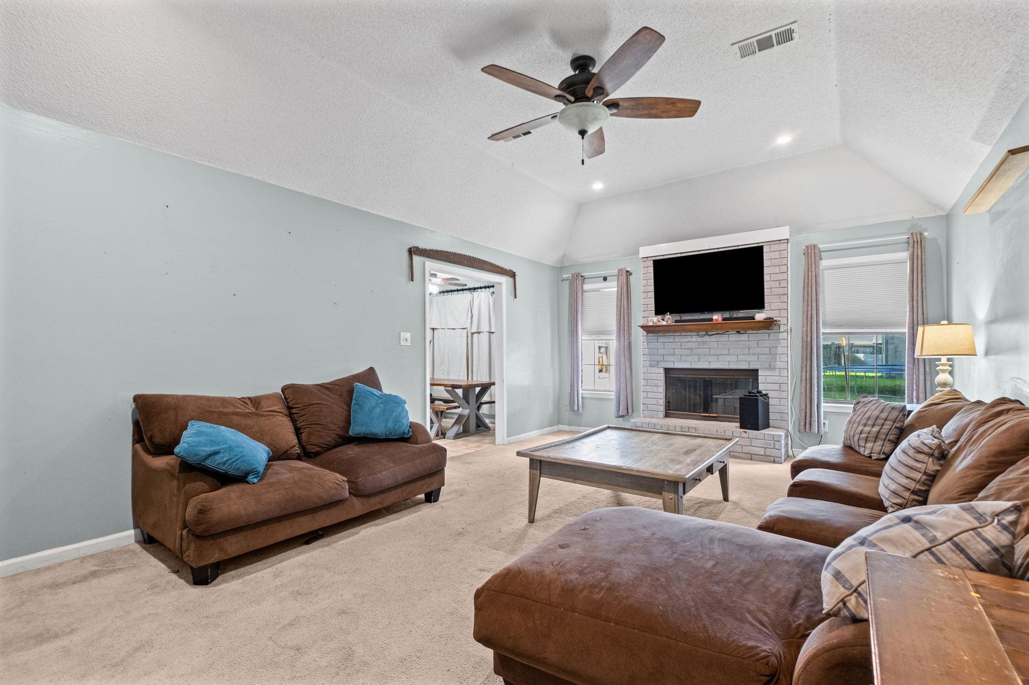4636 CEDAR HILLS DR
