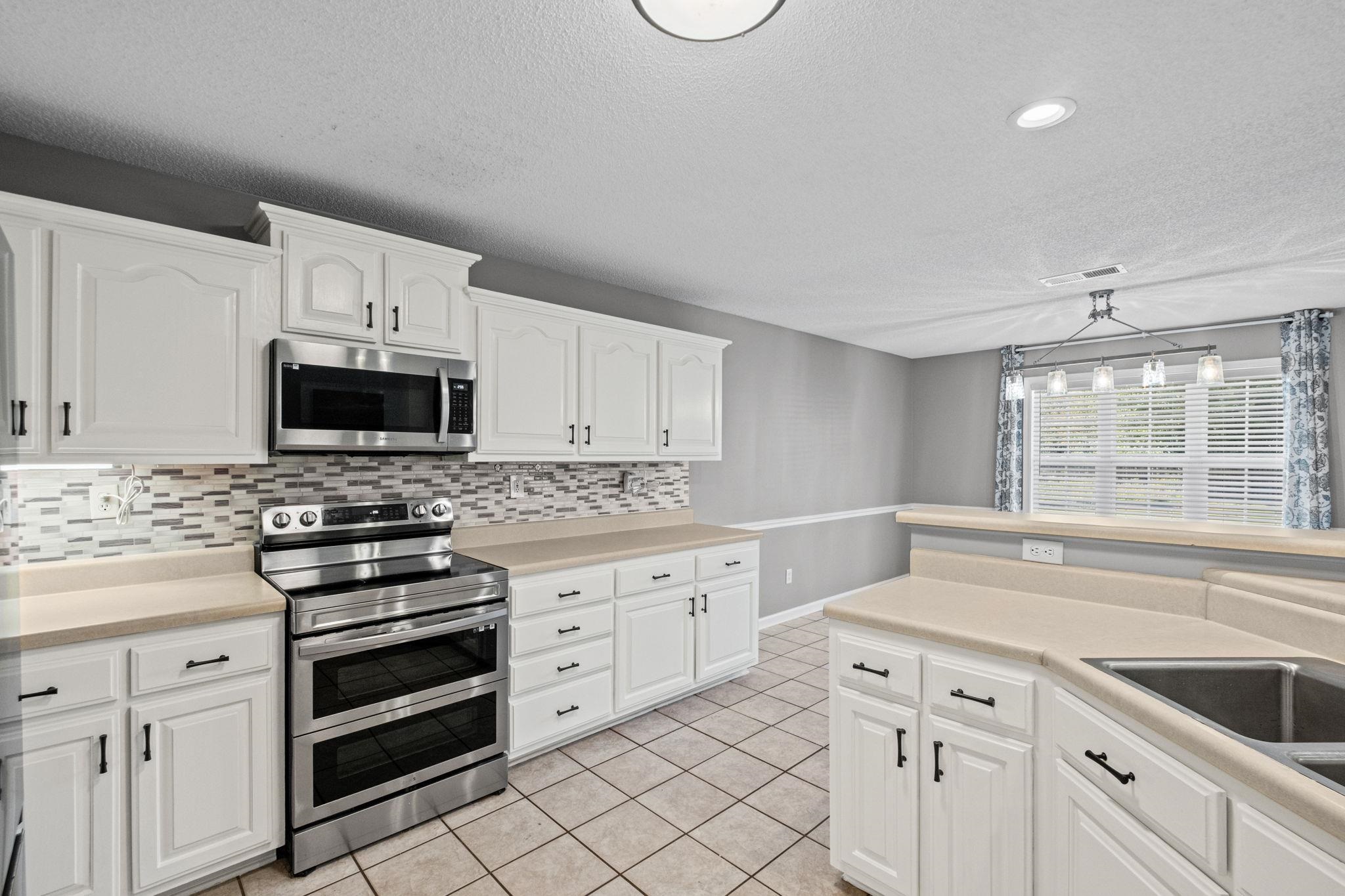713 ELIZABETH DR
