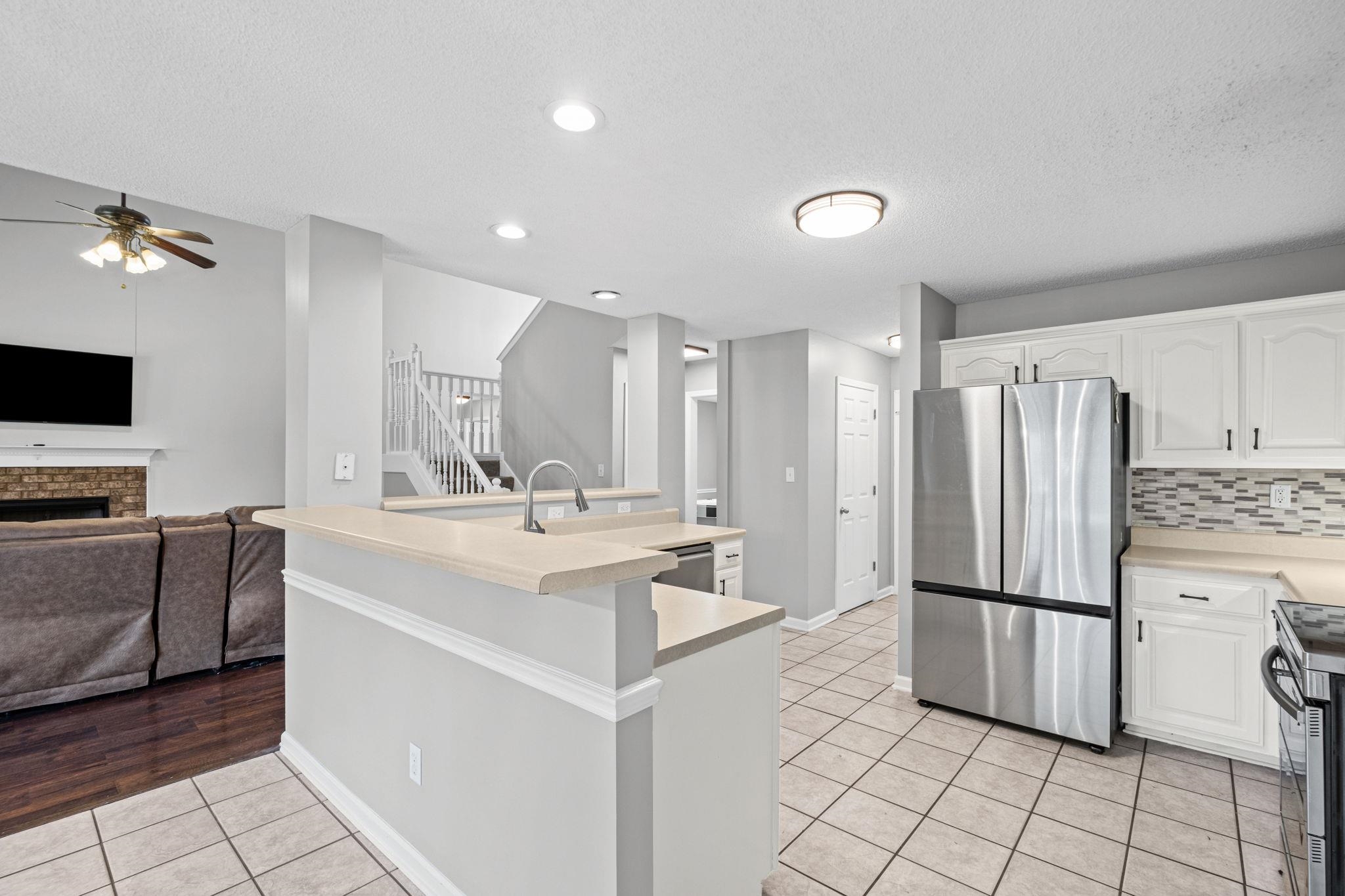 713 ELIZABETH DR