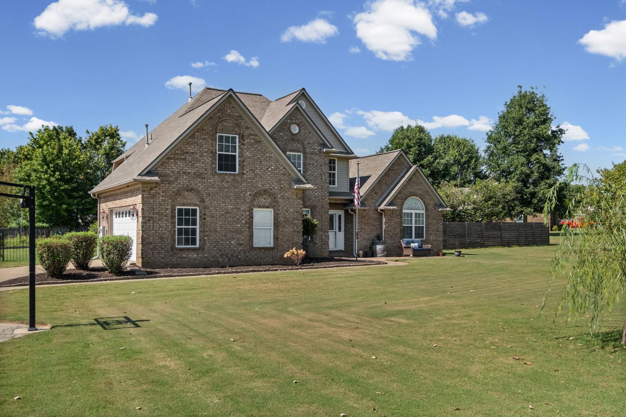713 ELIZABETH DR