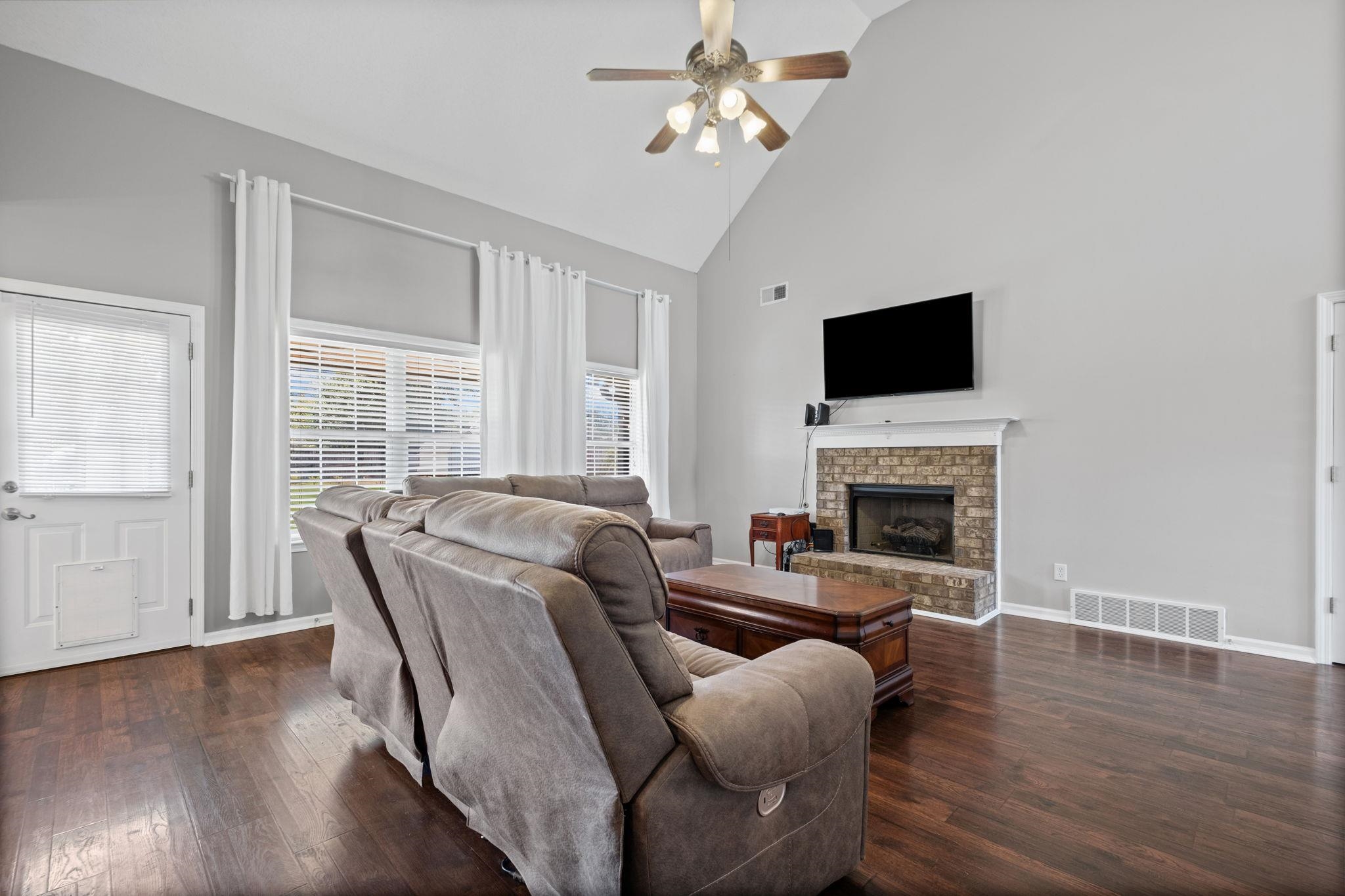 713 ELIZABETH DR