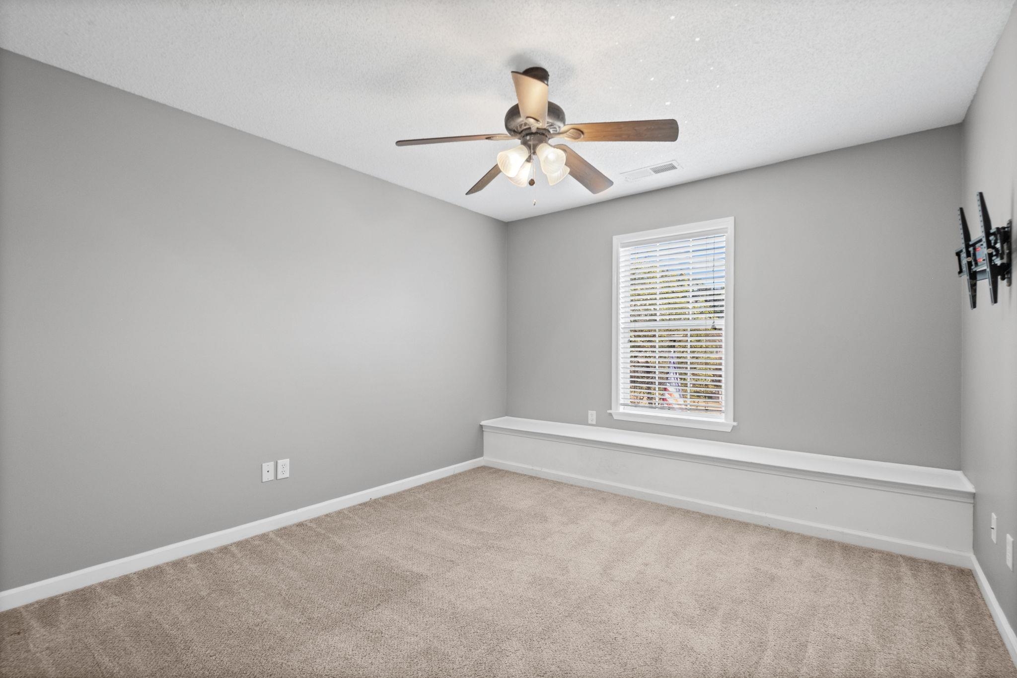 713 ELIZABETH DR