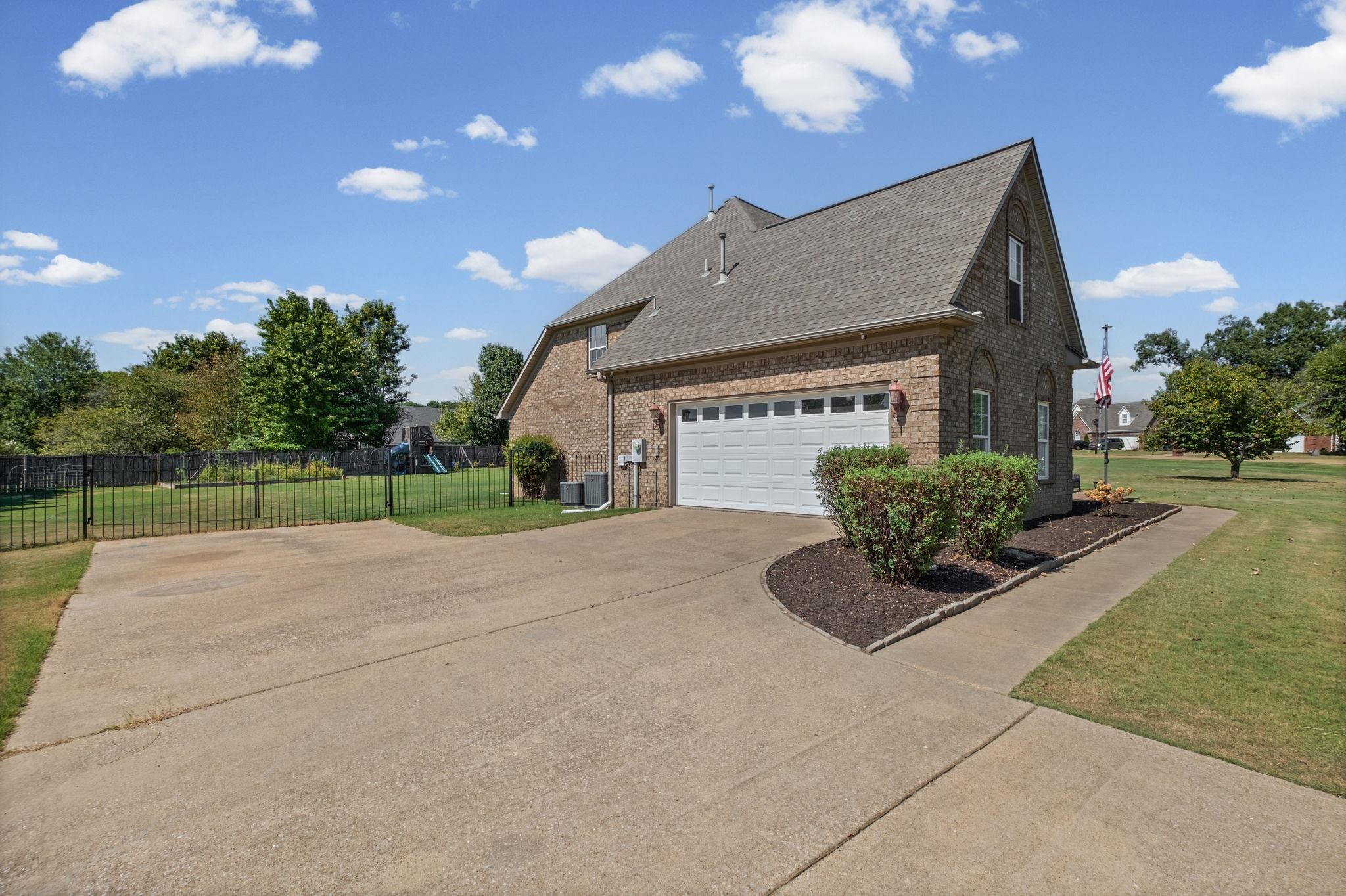 713 ELIZABETH DR