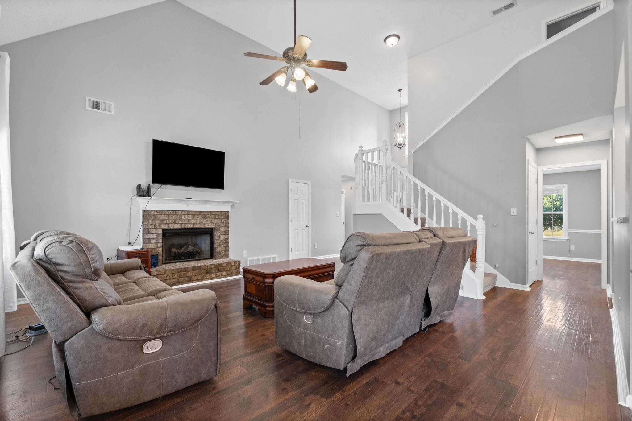 713 ELIZABETH DR