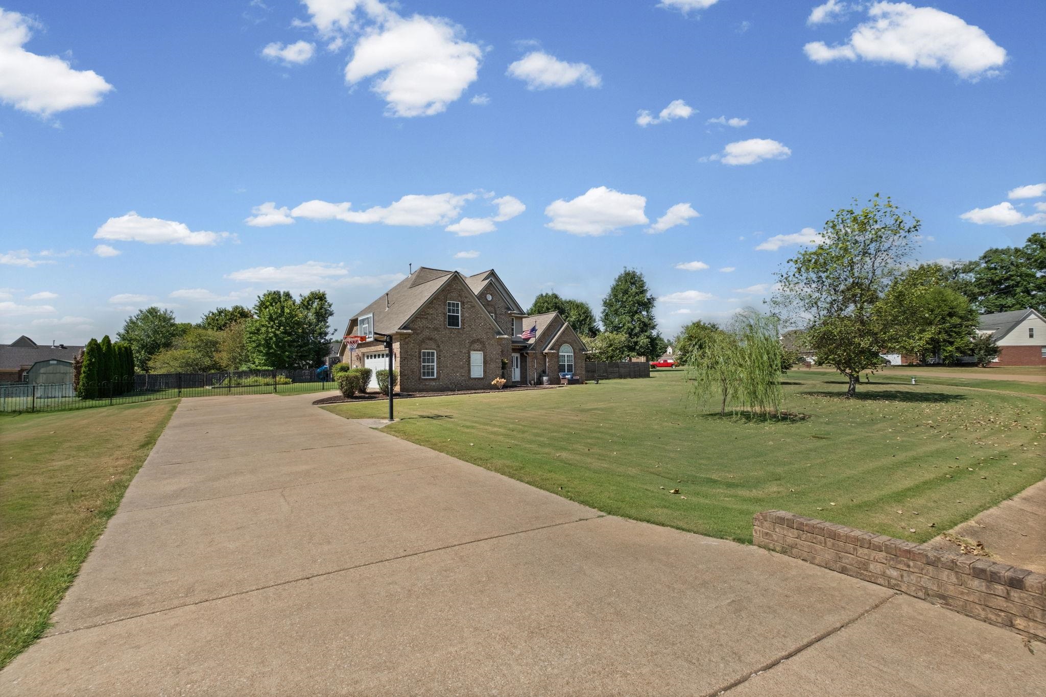 713 ELIZABETH DR