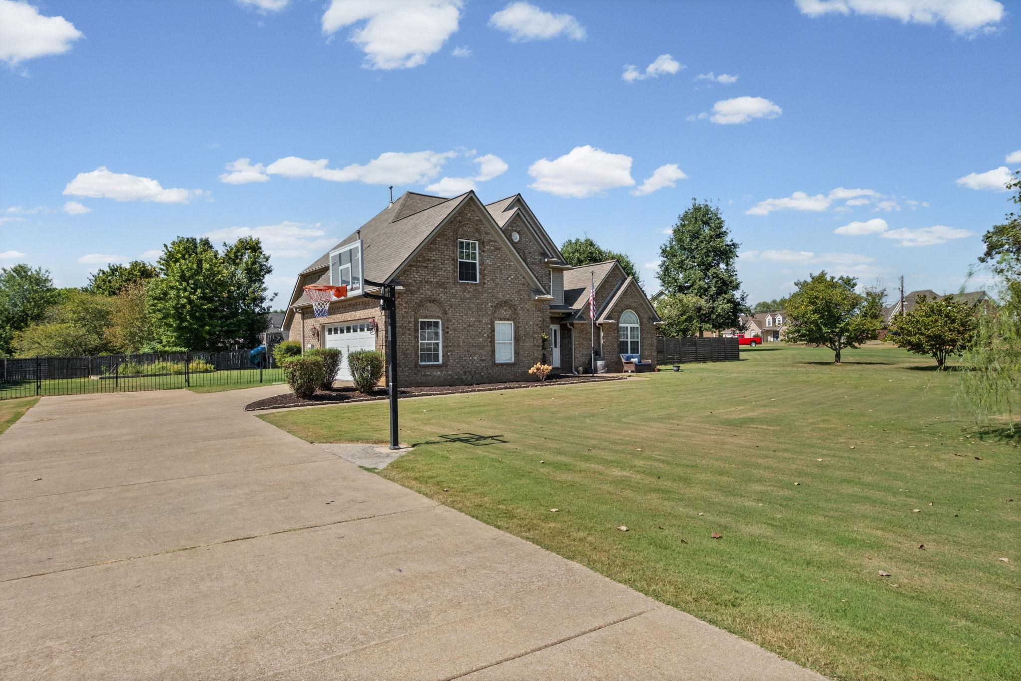713 ELIZABETH DR