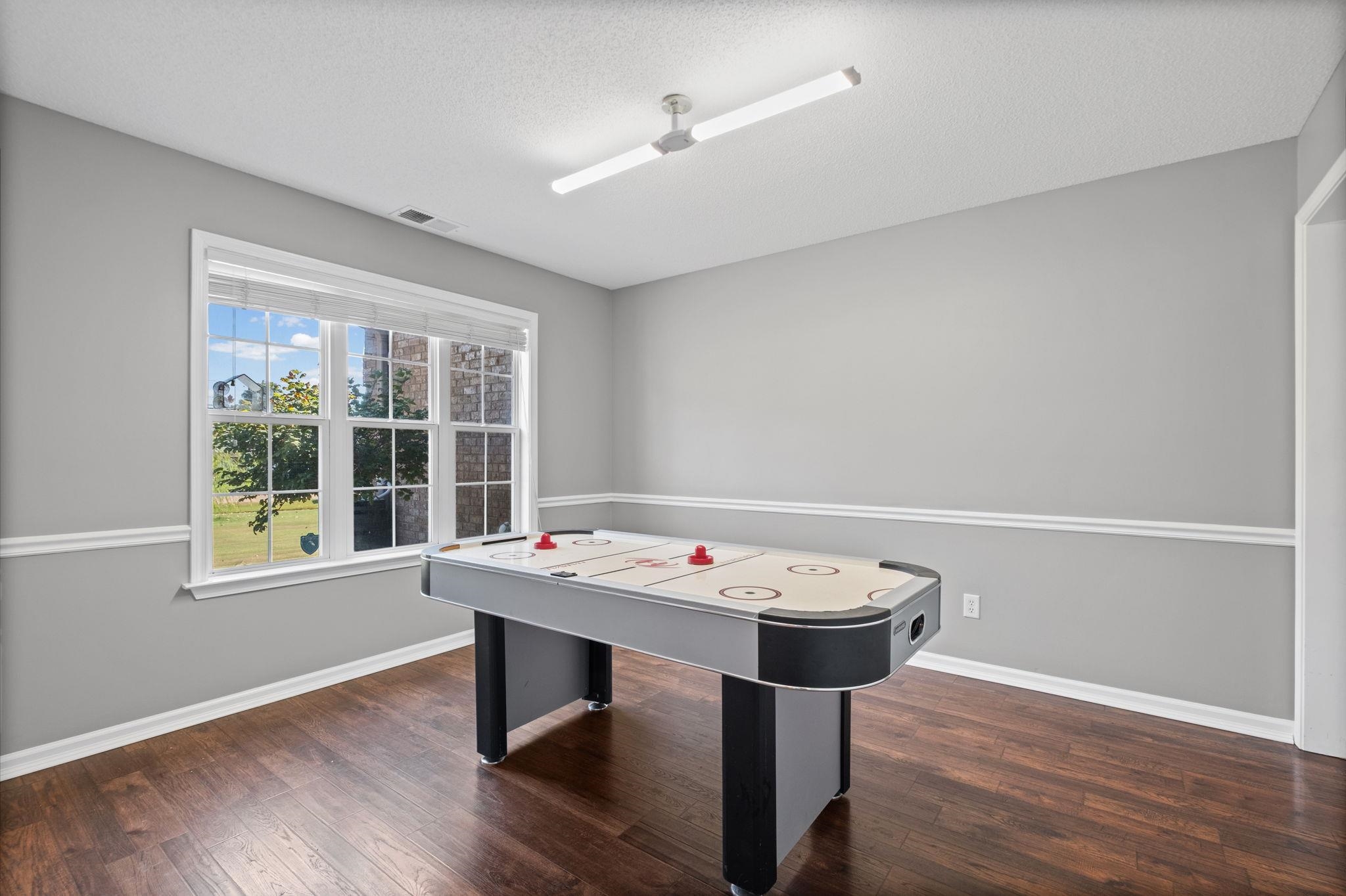 713 ELIZABETH DR