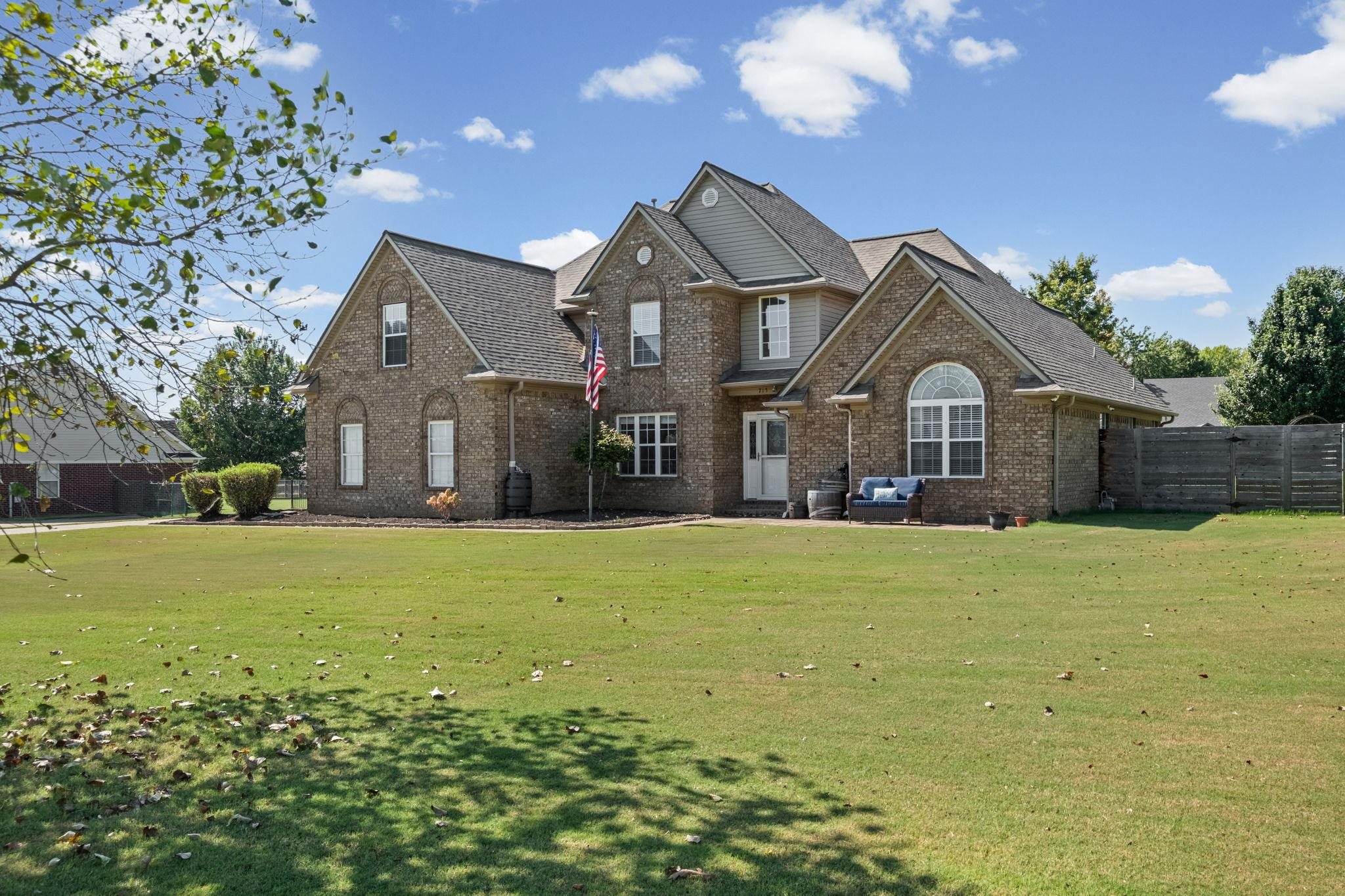 713 ELIZABETH DR