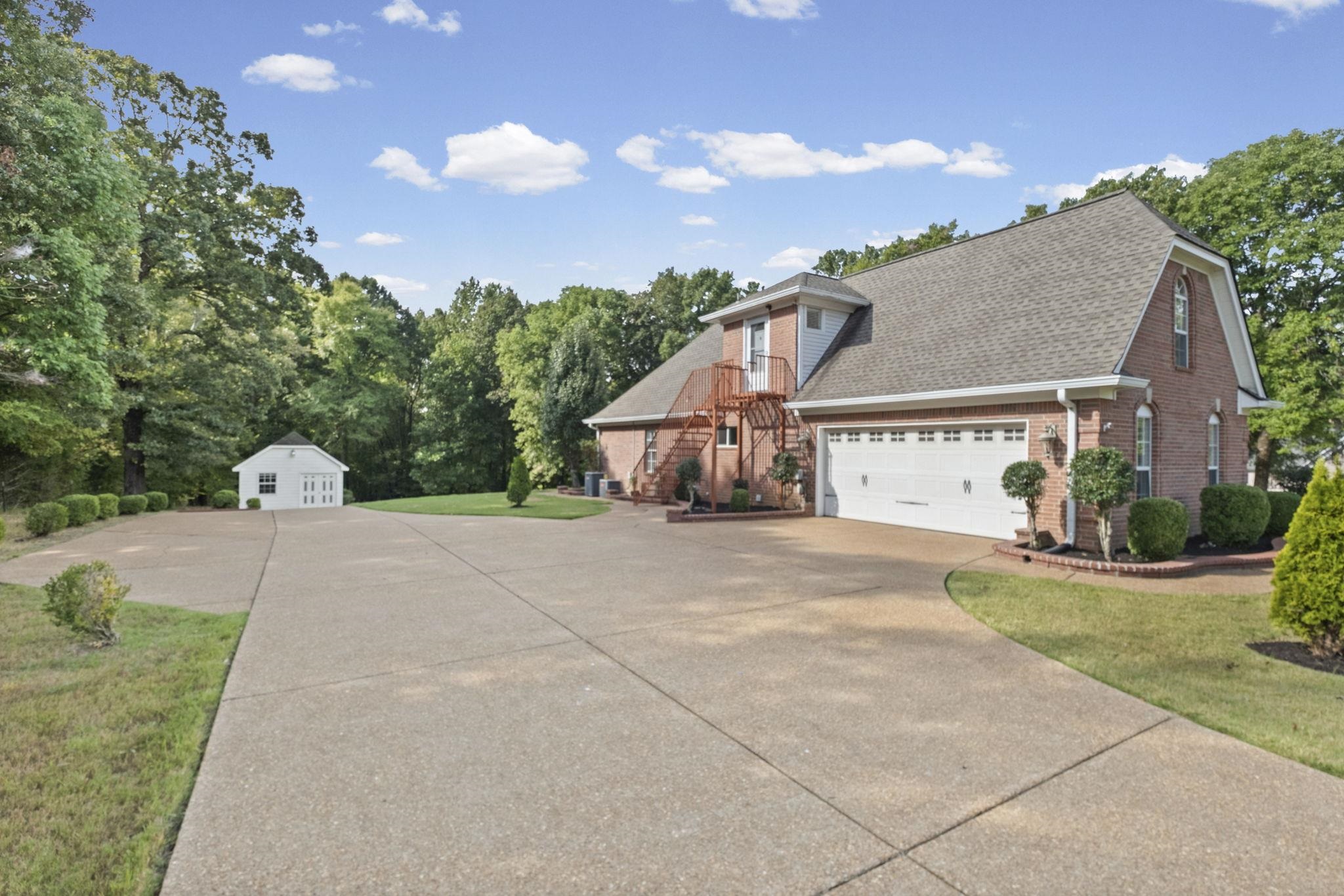 160 BROCKFORD DR