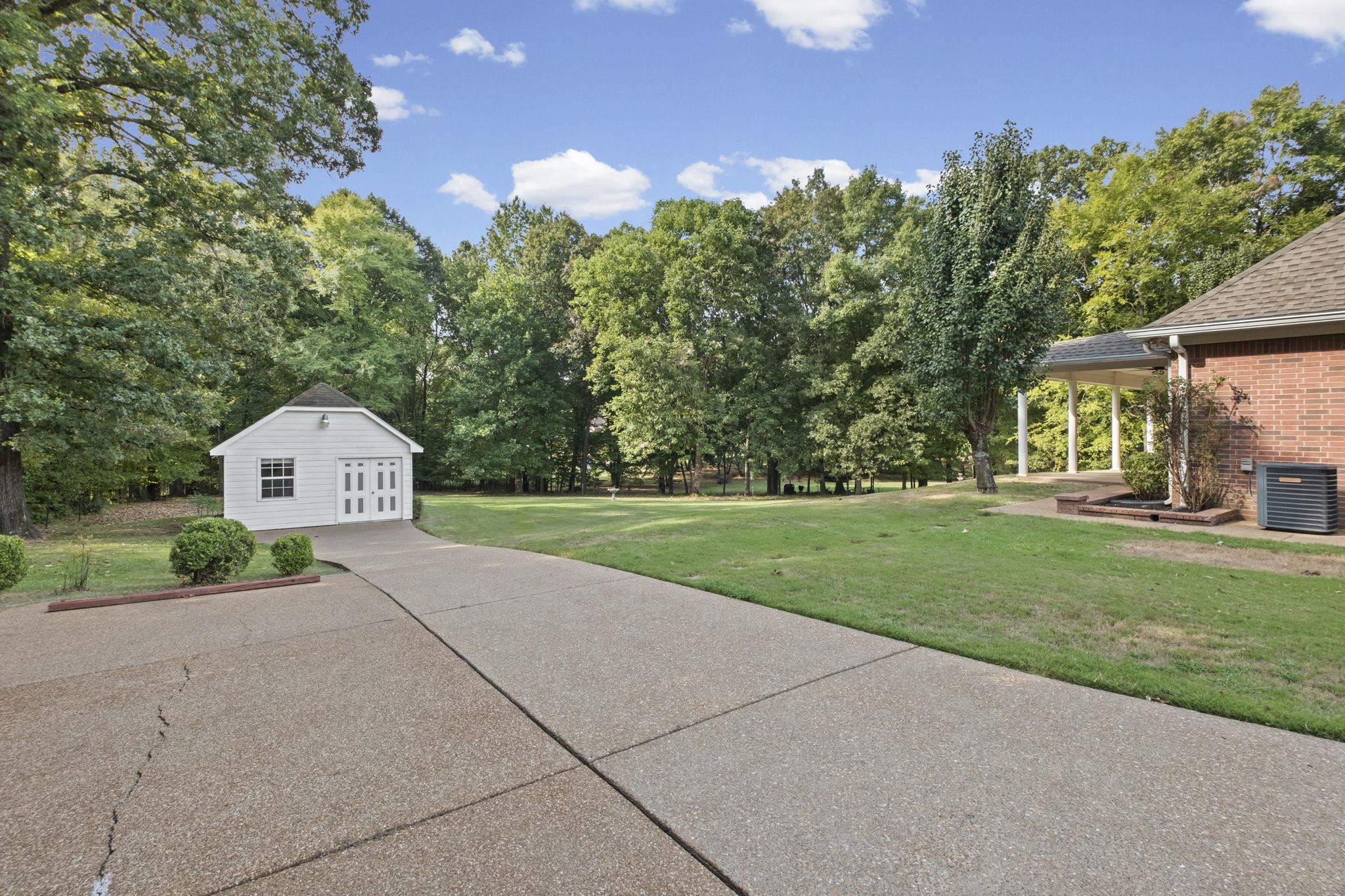 160 BROCKFORD DR