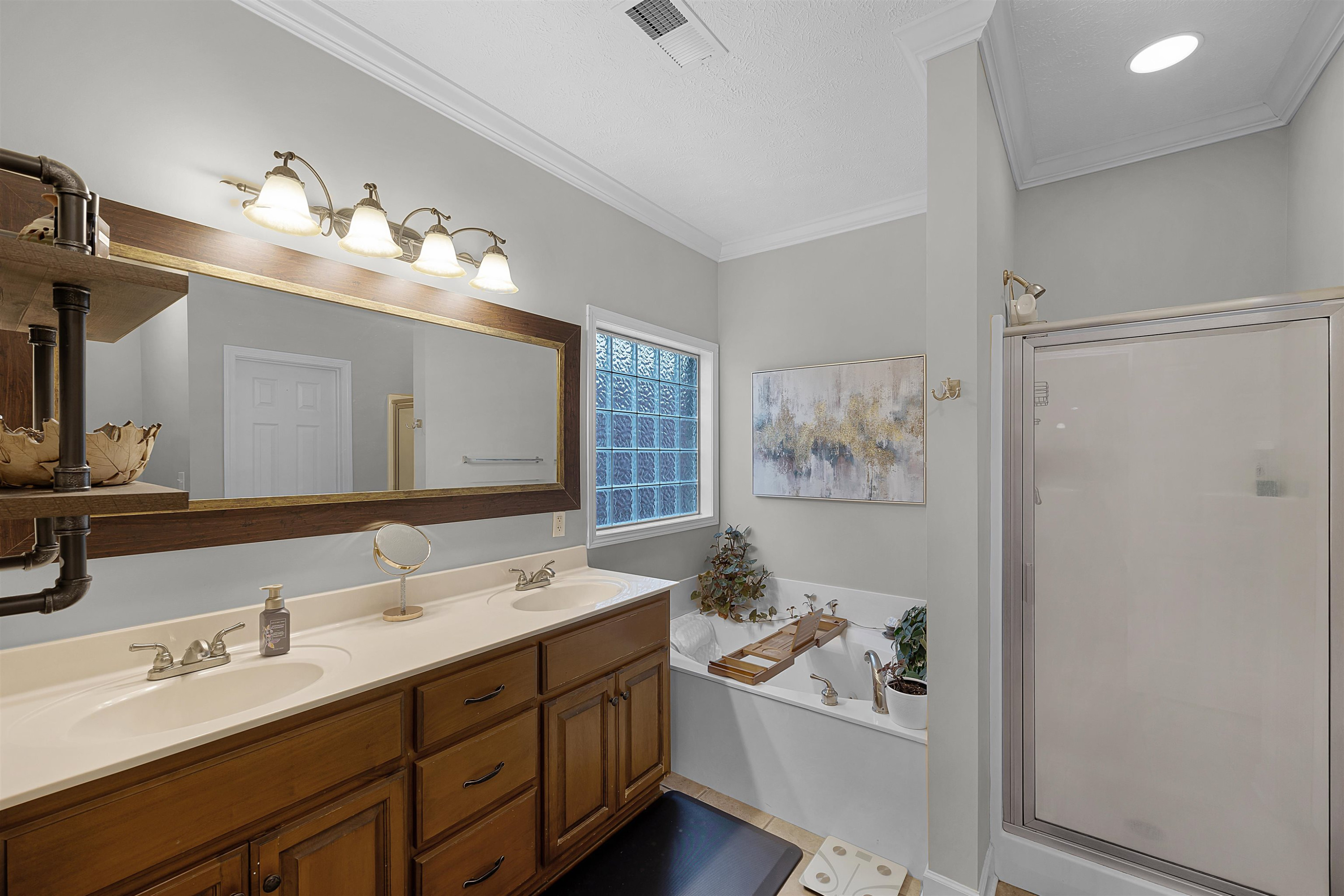 11 Double Creek Drive