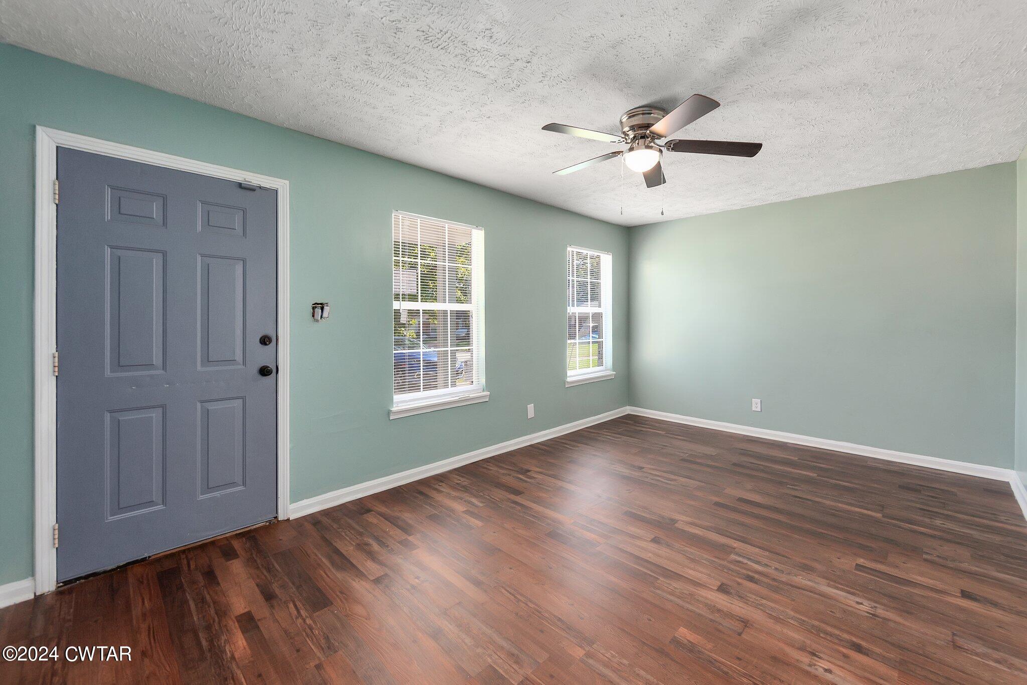 19 Raymond Glade Cove