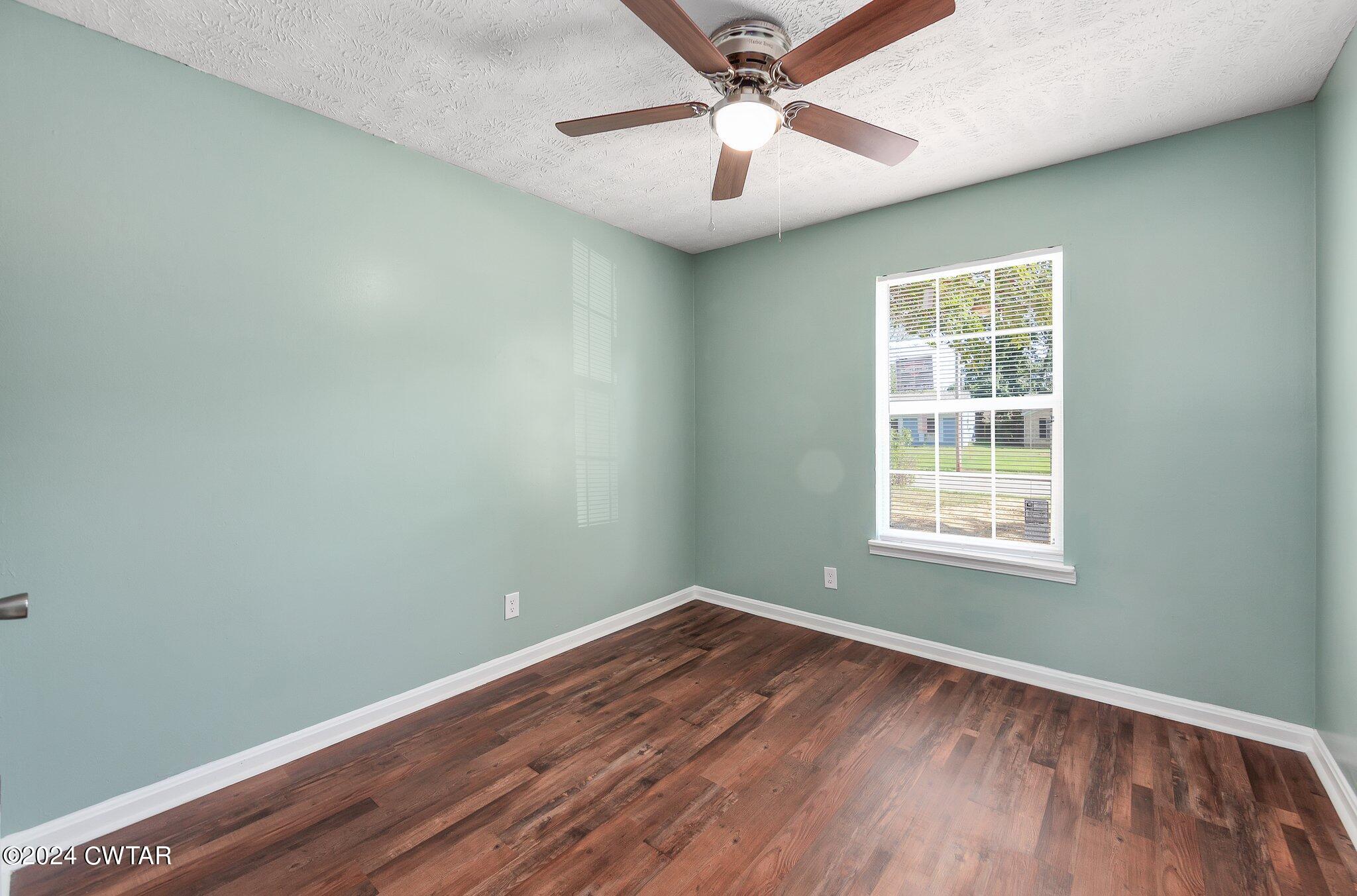 19 Raymond Glade Cove