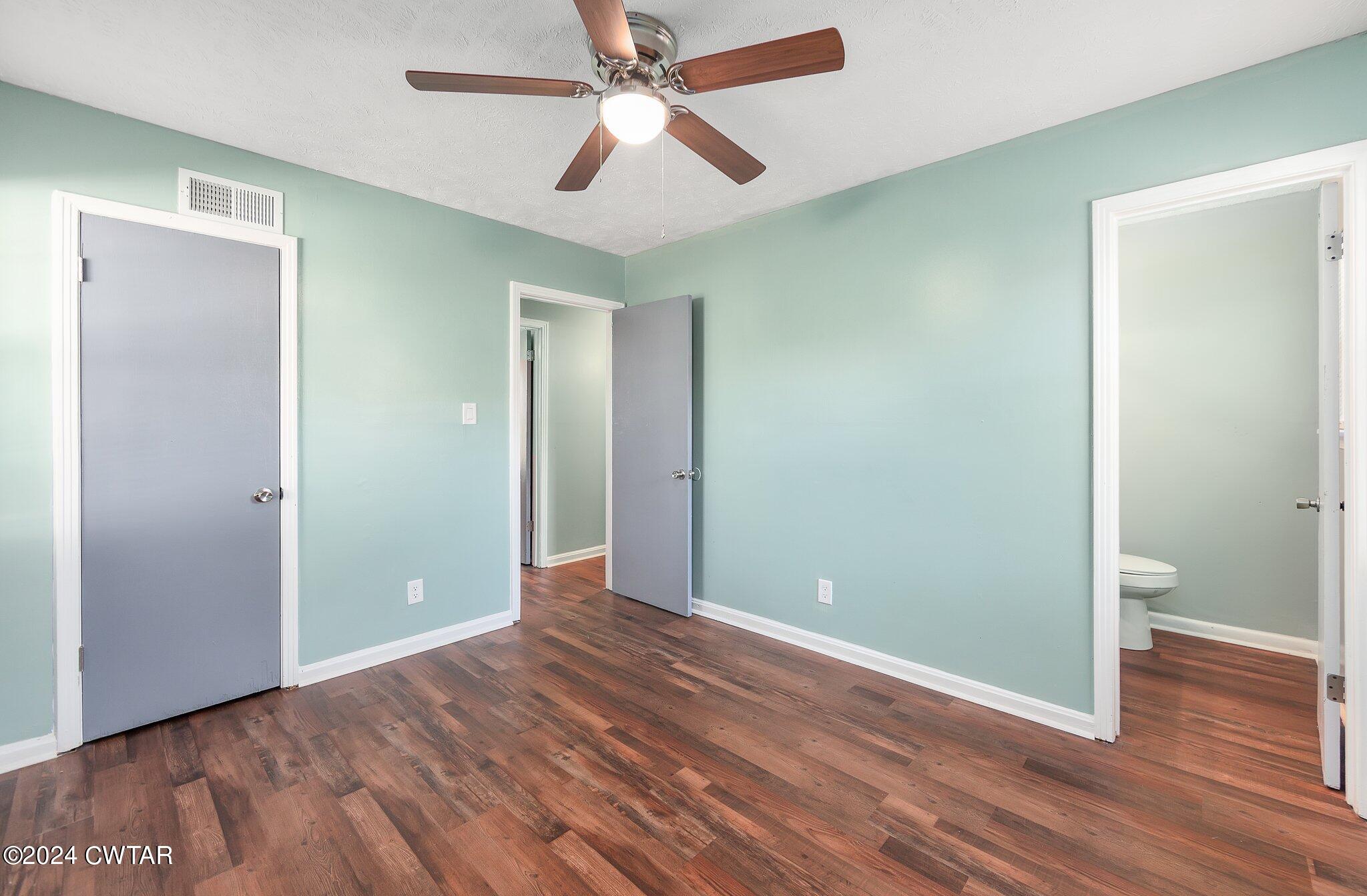 19 Raymond Glade Cove