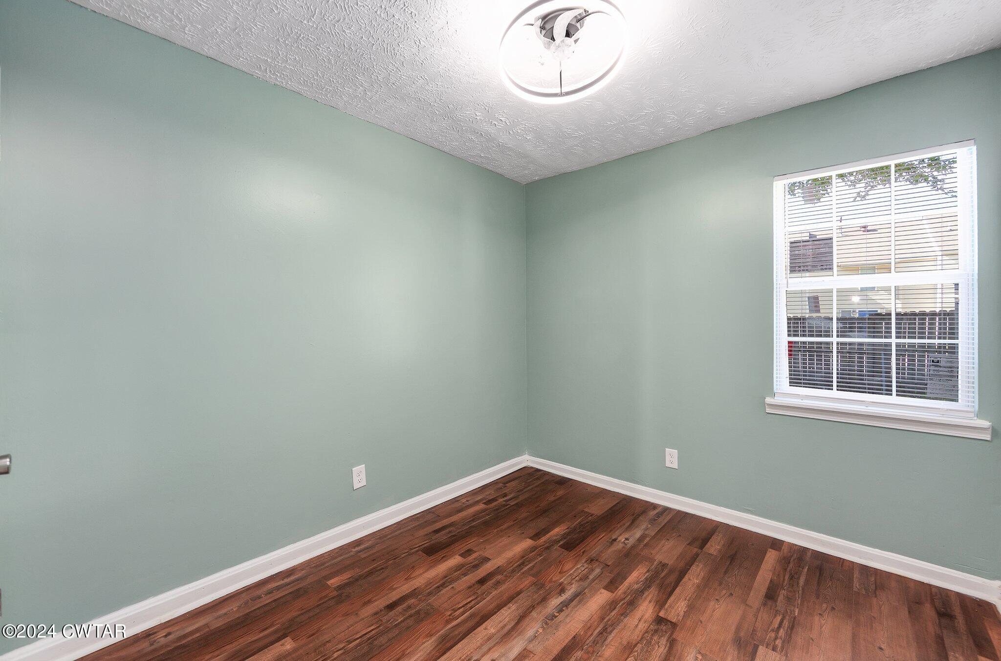 19 Raymond Glade Cove