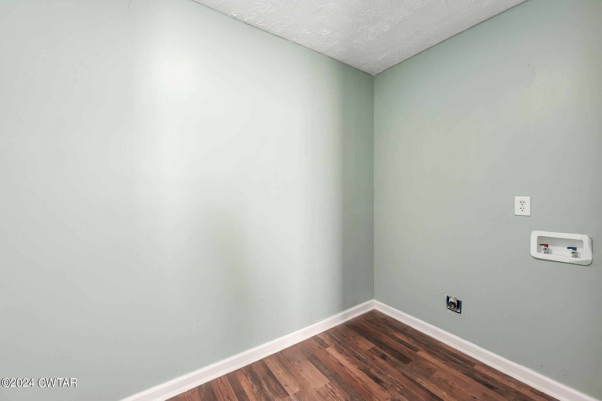 19 Raymond Glade Cove