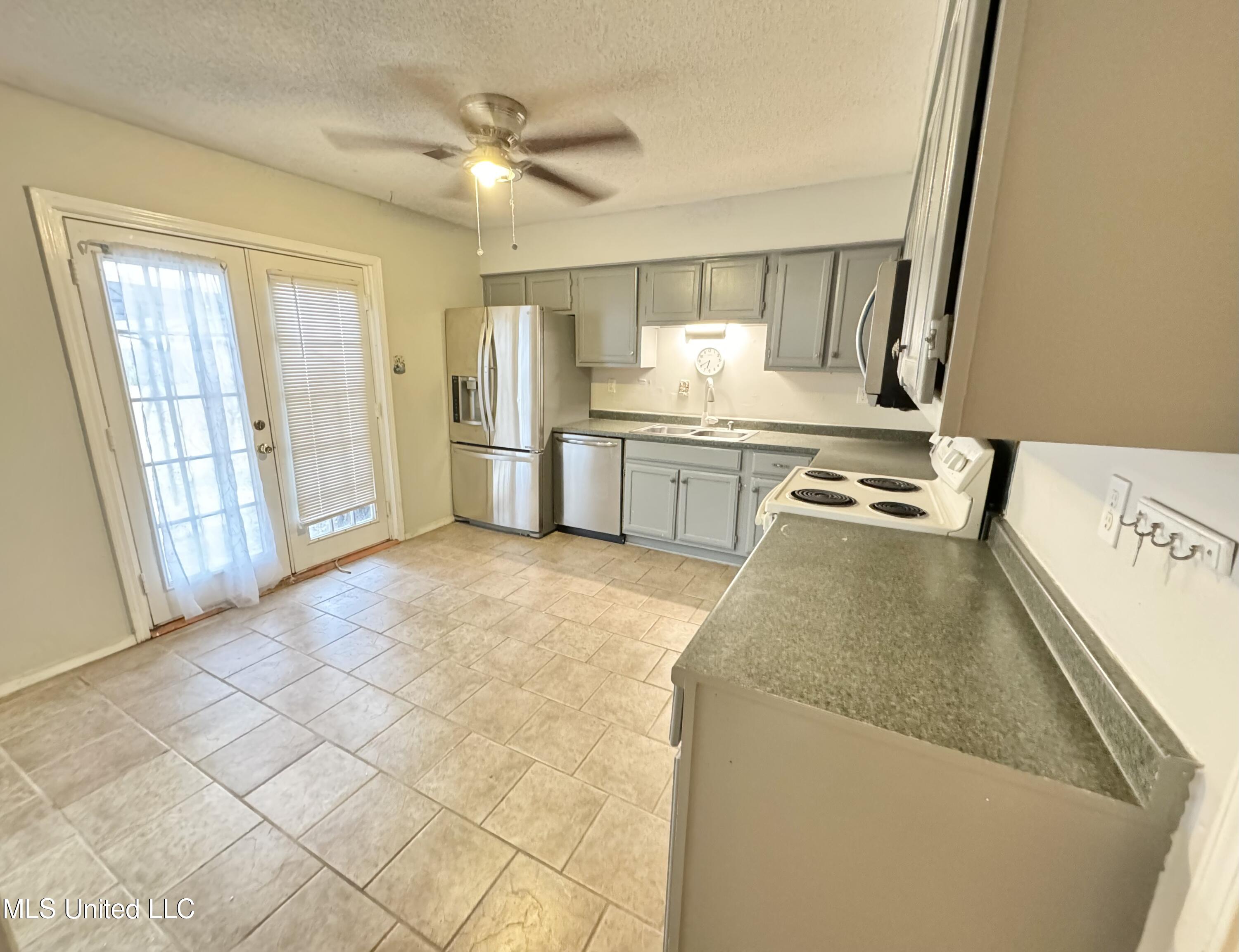 3655 Heathcliff Drive