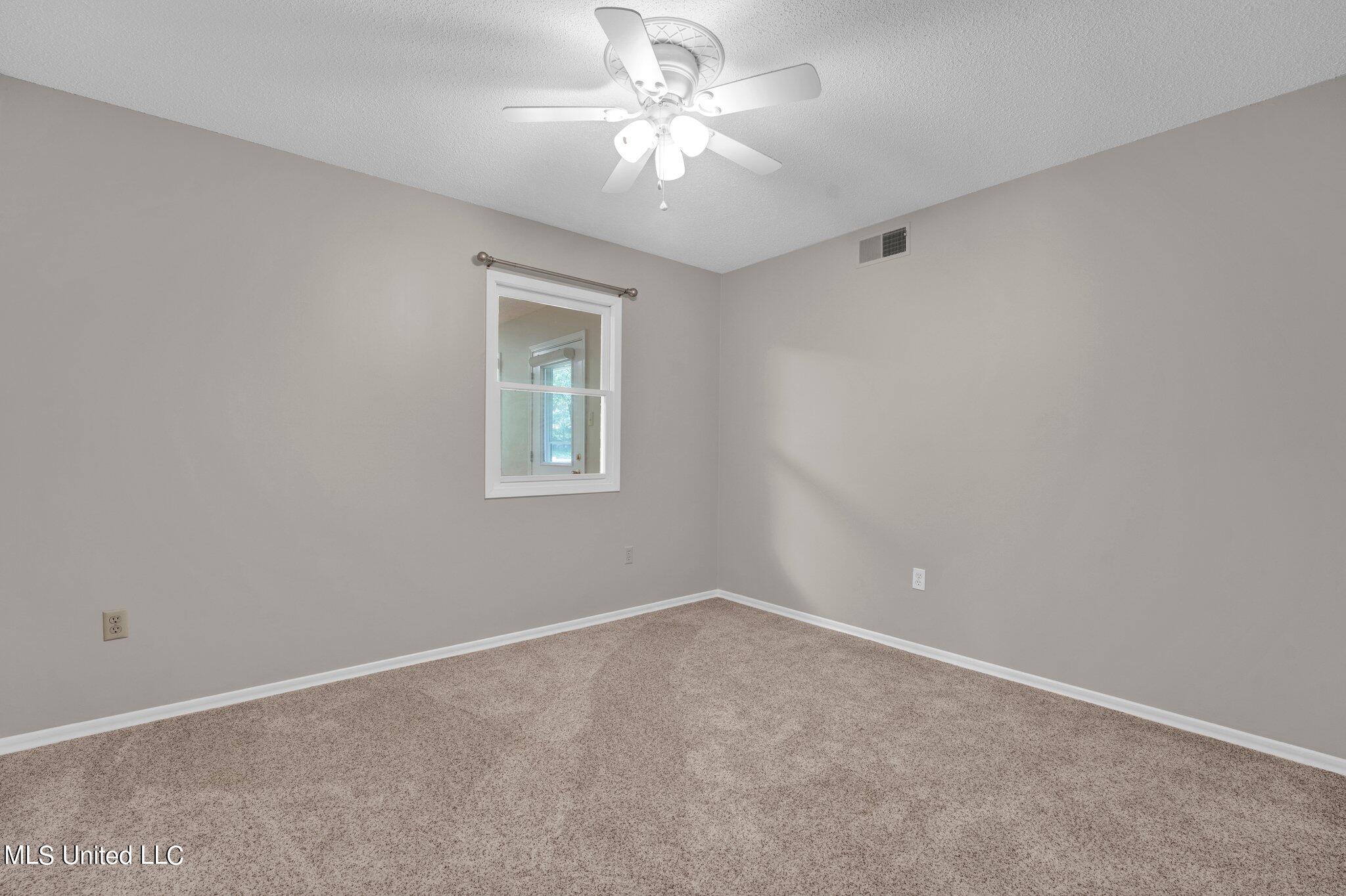 1085 W Commerce Street