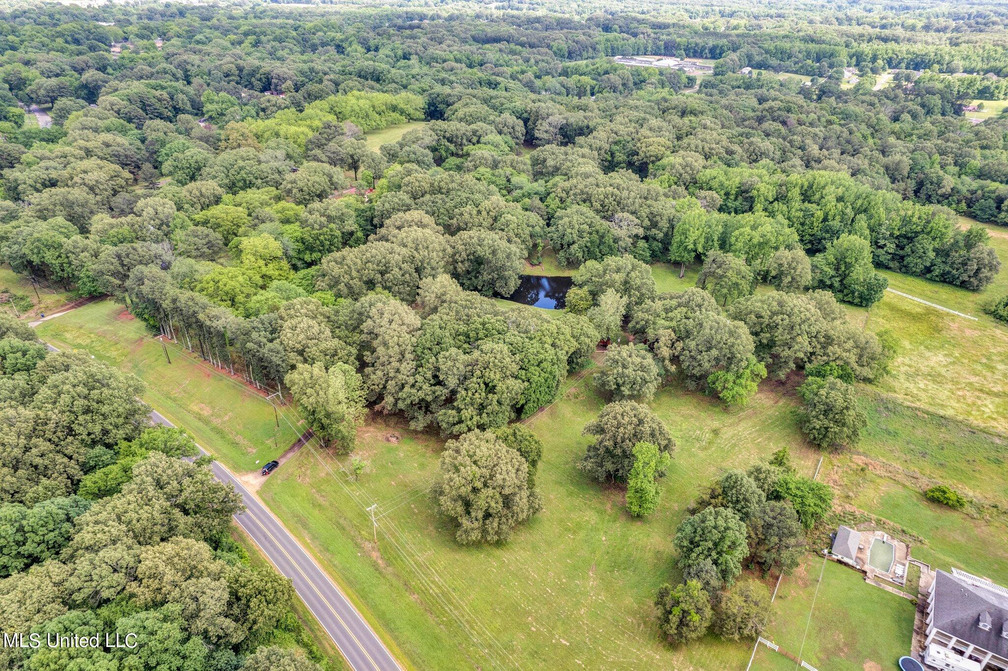 1085 W Commerce Street