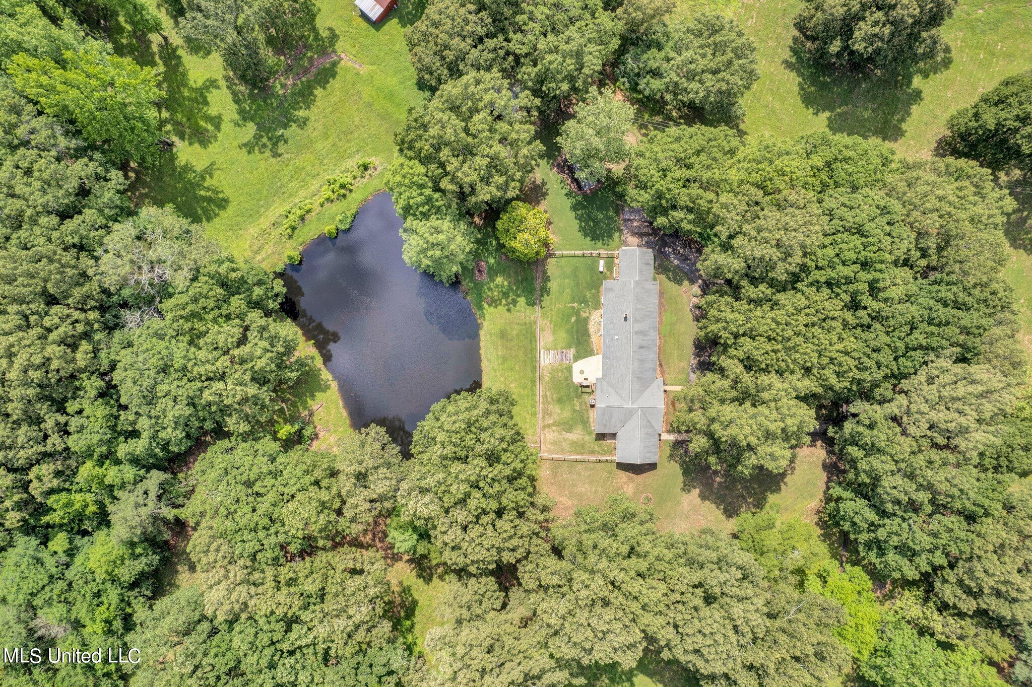 1085 W Commerce Street