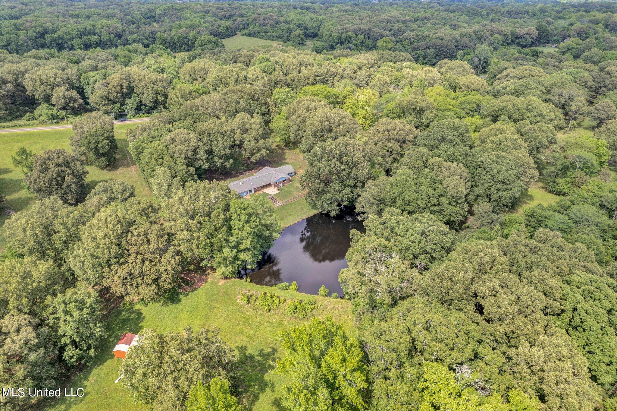 1085 W Commerce Street