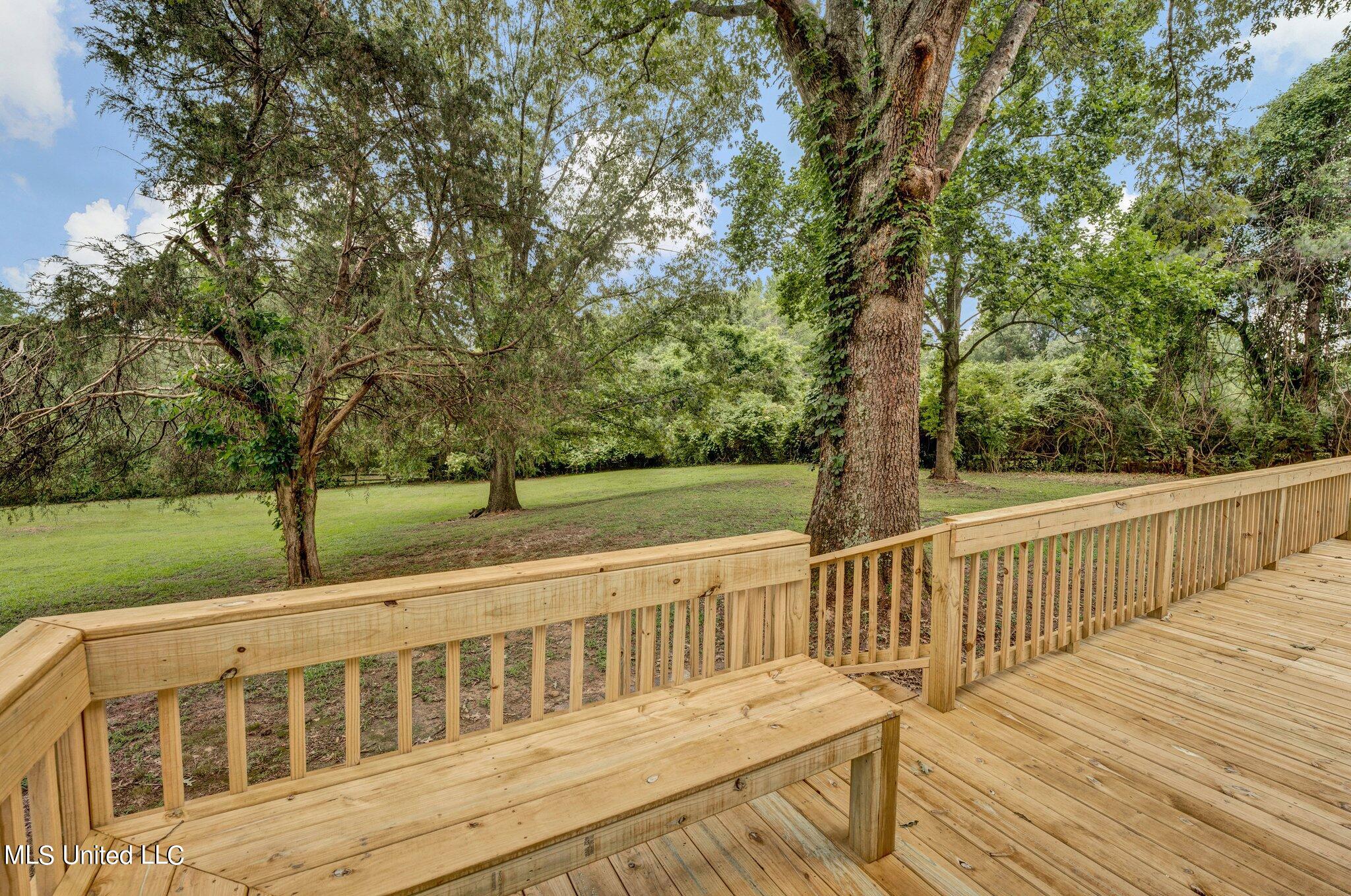 8195 Hunters Hill Cv Cove