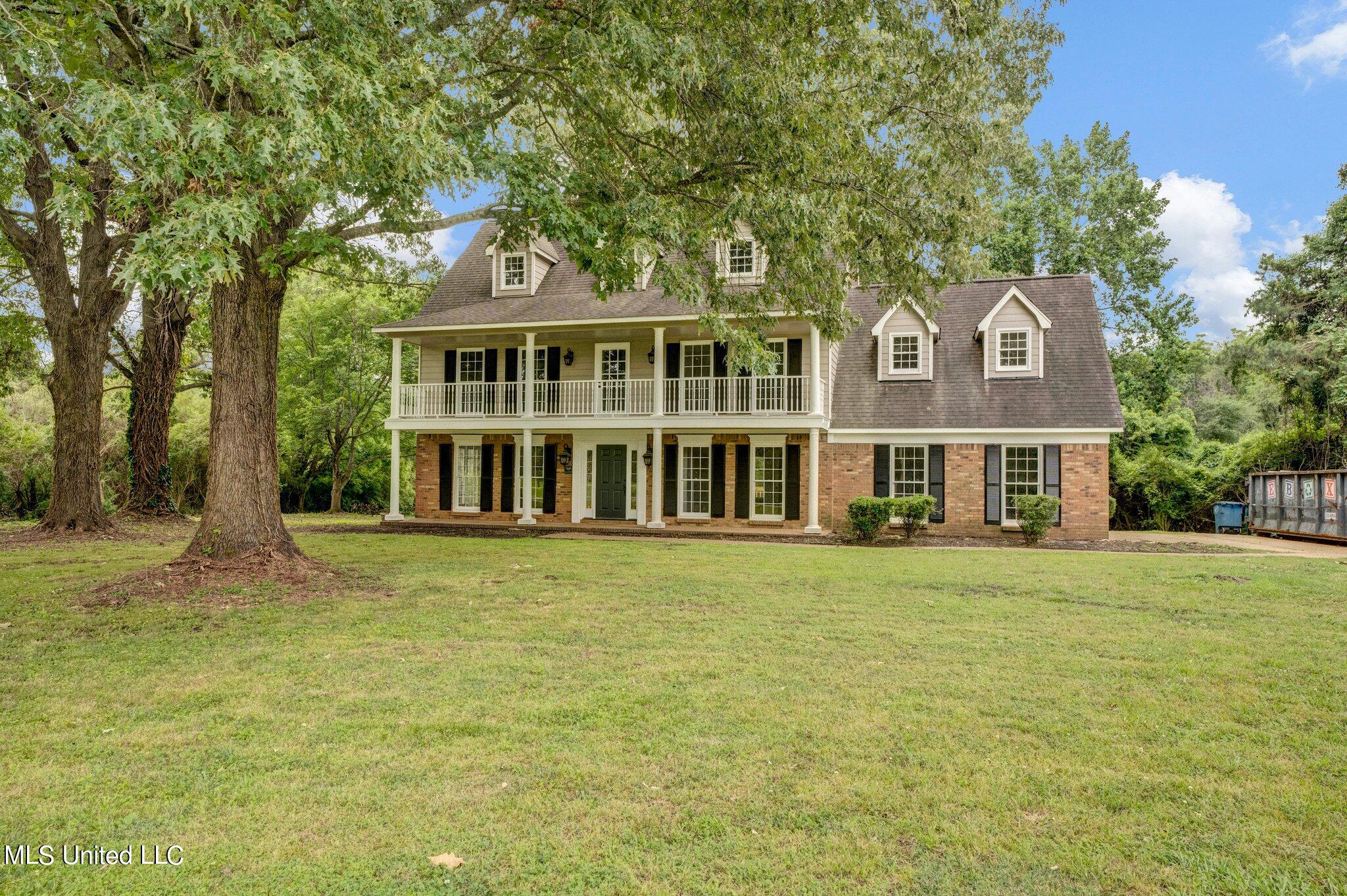 8195 Hunters Hill Cv Cove