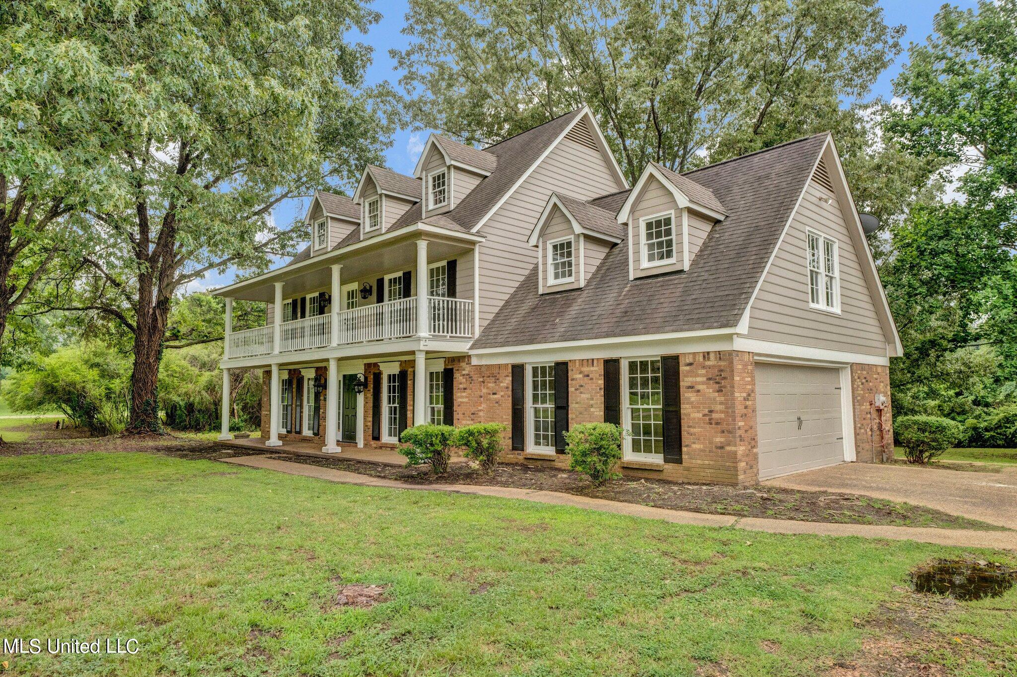 8195 Hunters Hill Cv Cove