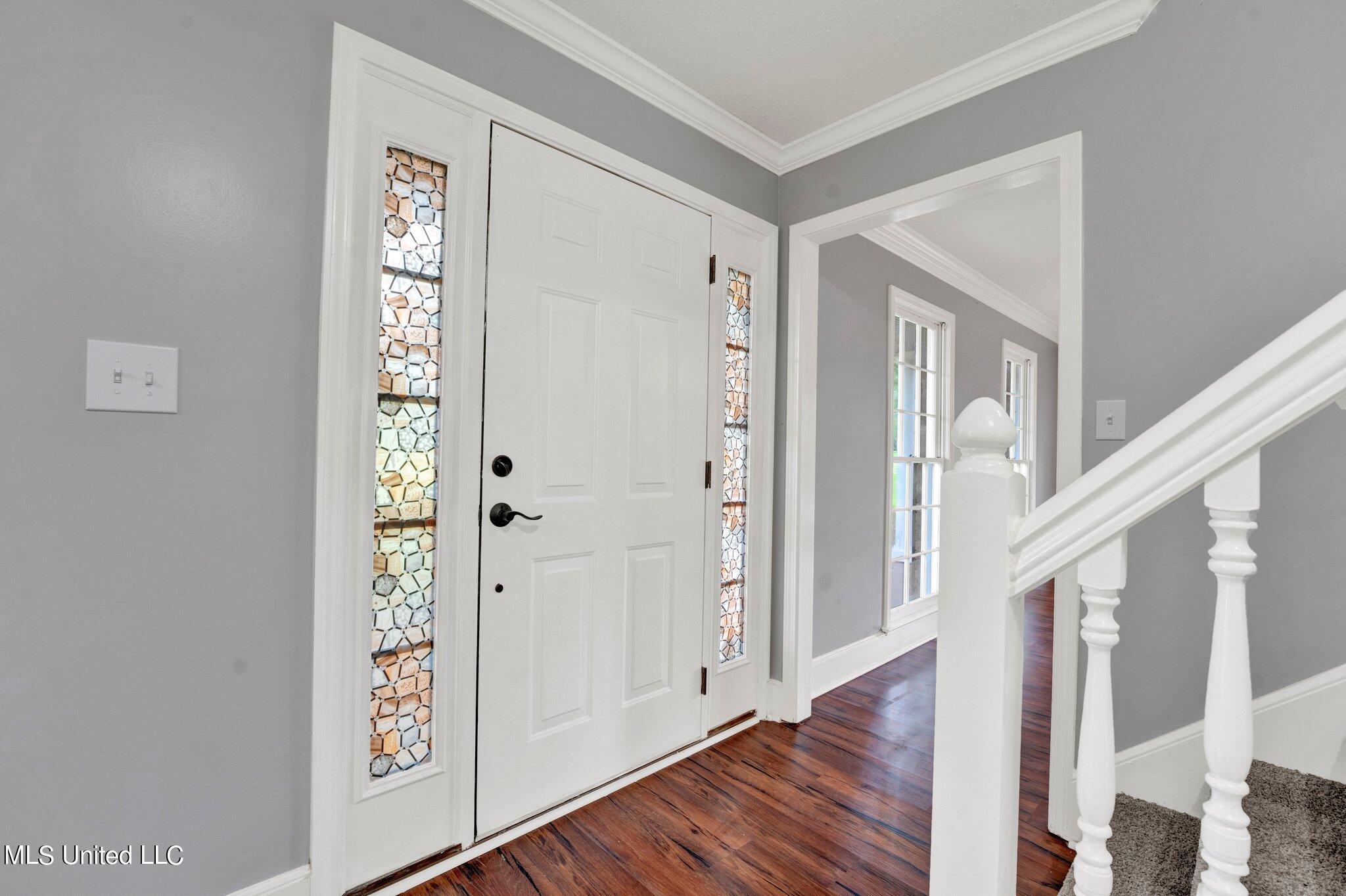 8195 Hunters Hill Cv Cove