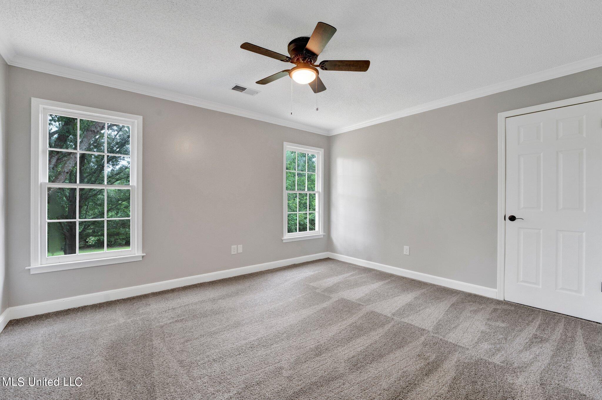 8195 Hunters Hill Cv Cove