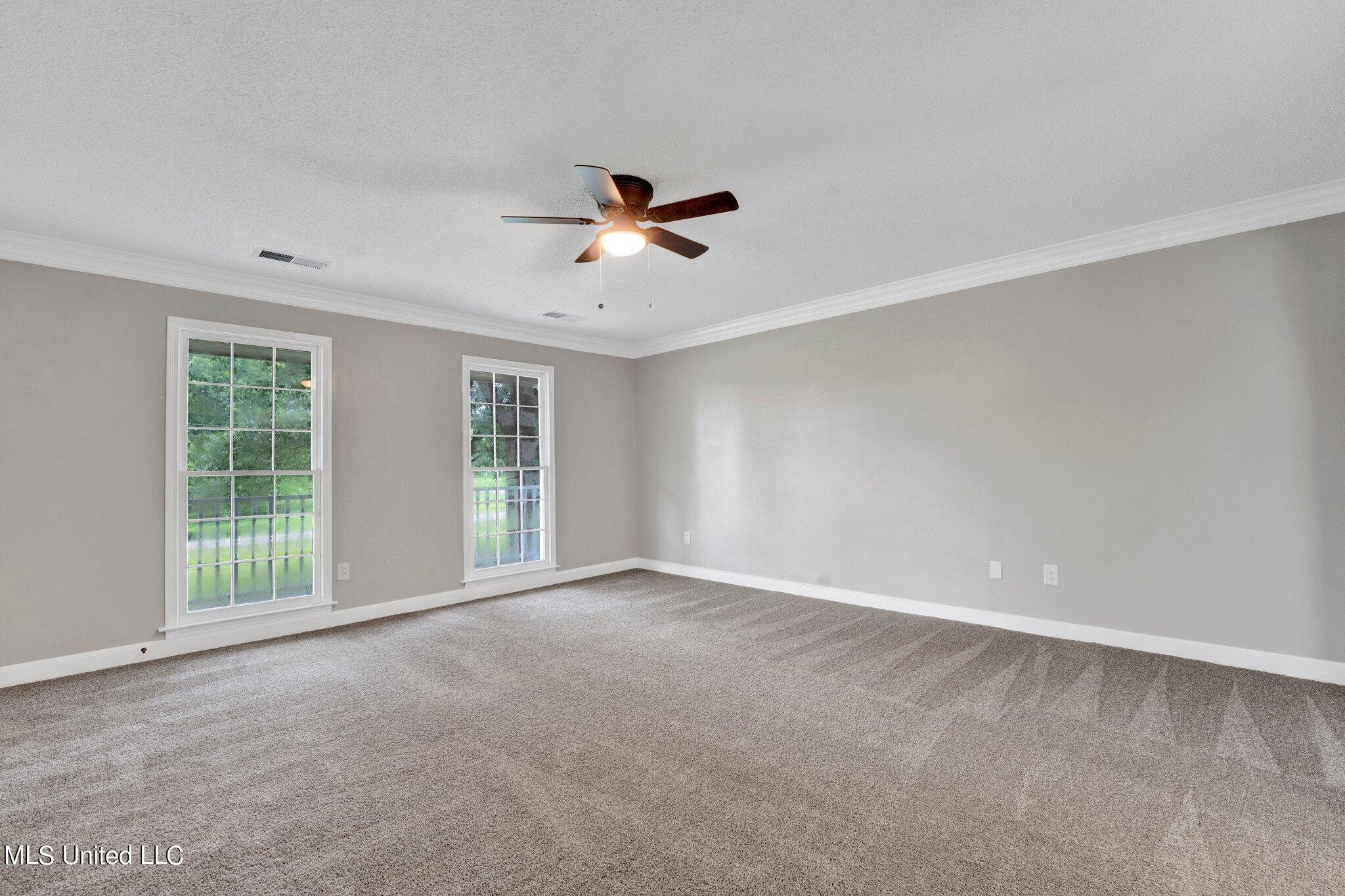 8195 Hunters Hill Cv Cove