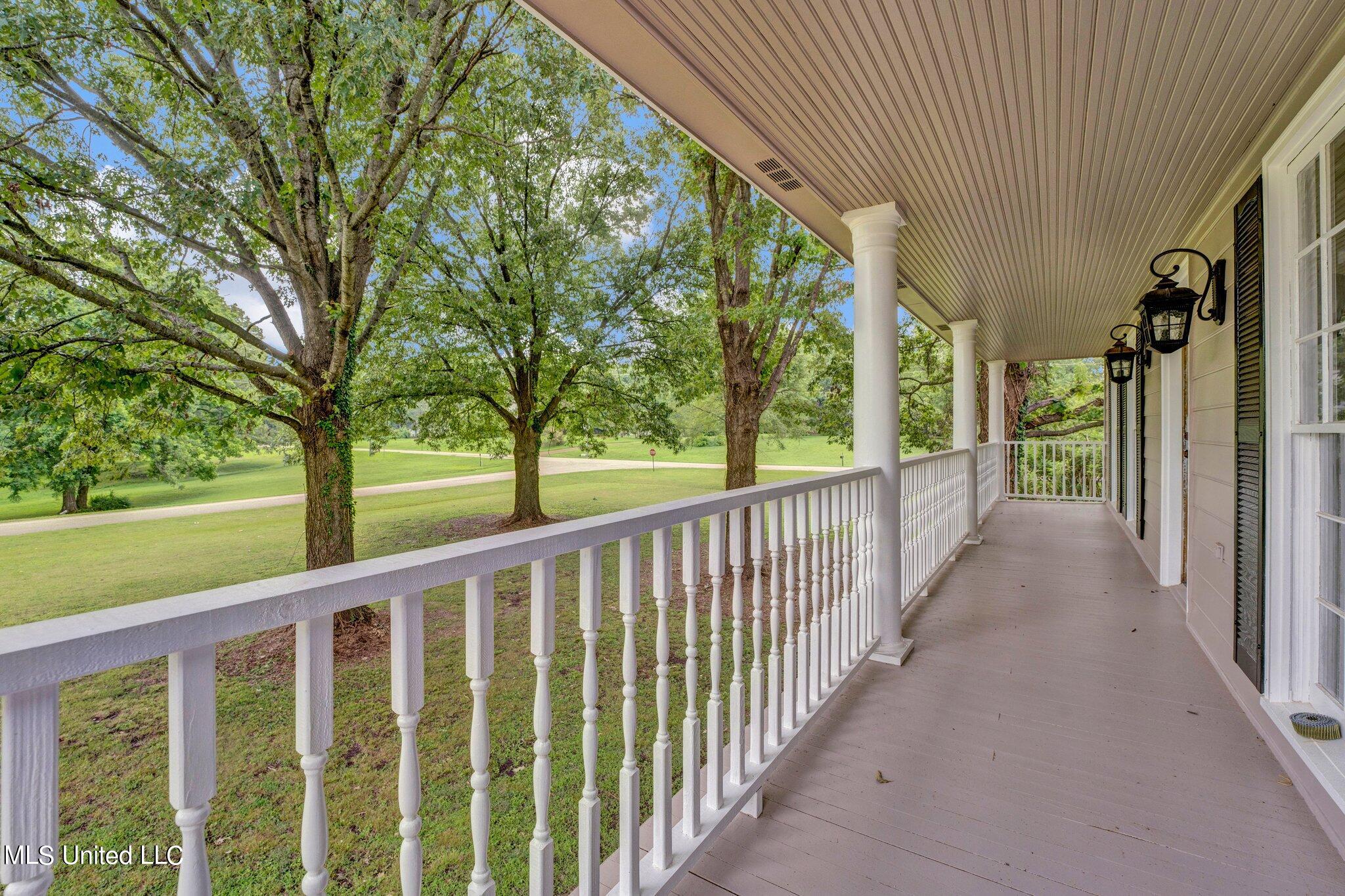 8195 Hunters Hill Cv Cove