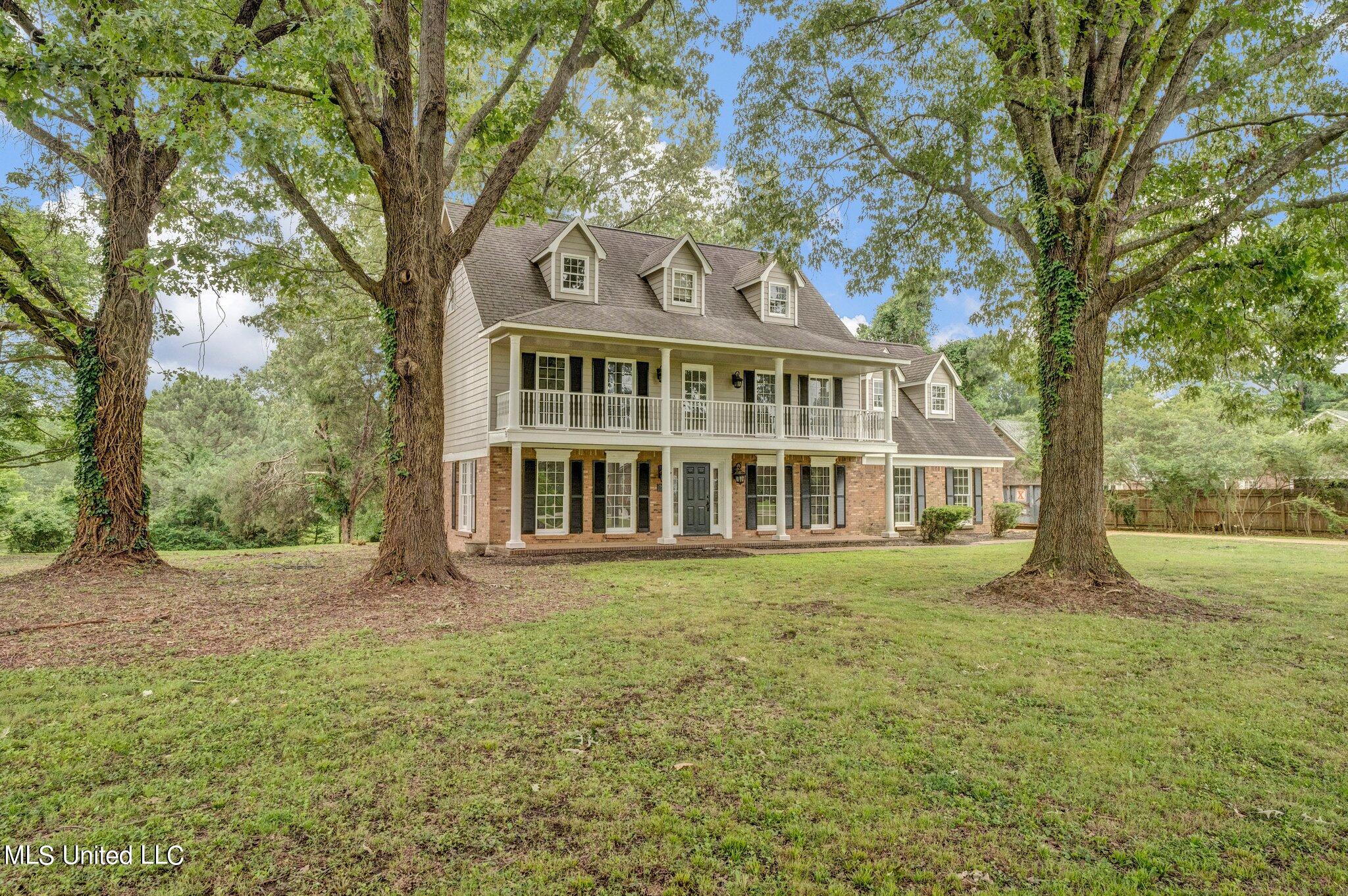 8195 Hunters Hill Cv Cove