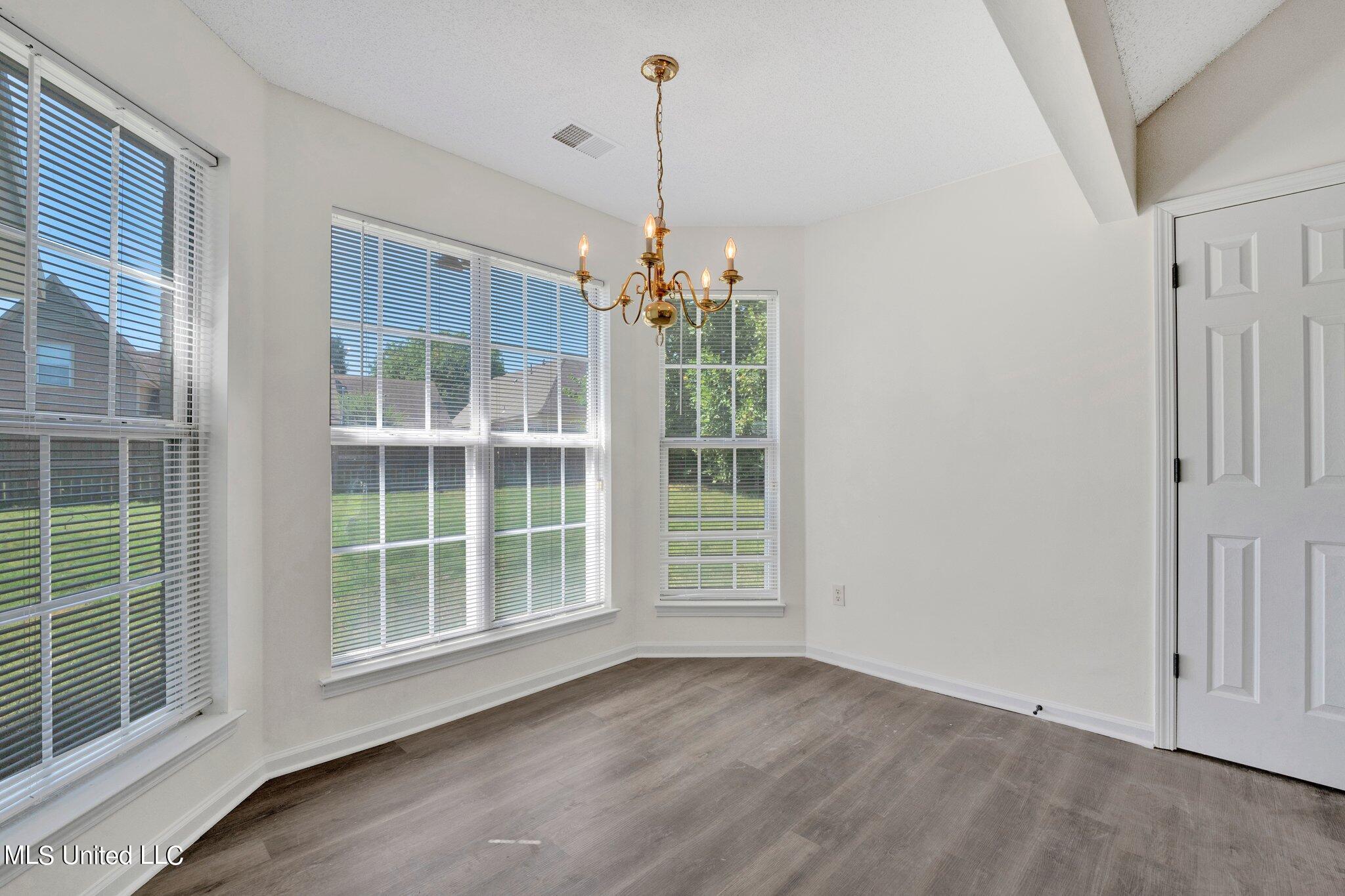 9181 Waterpointe Cove