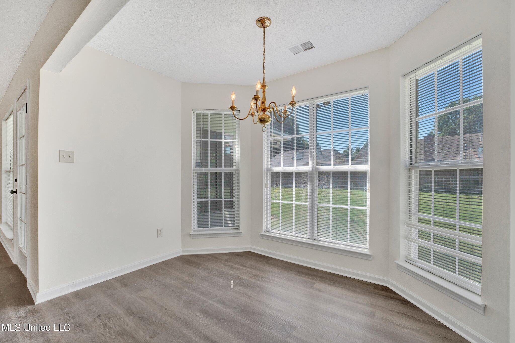 9181 Waterpointe Cove